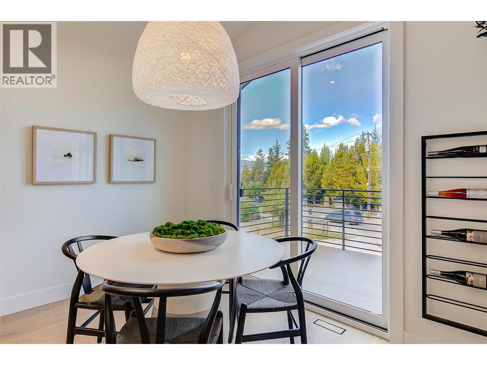 Picture for 761 Barnaby  Road https://www.cirrealty.ca/reb/bc/7/10365107_18.jpg