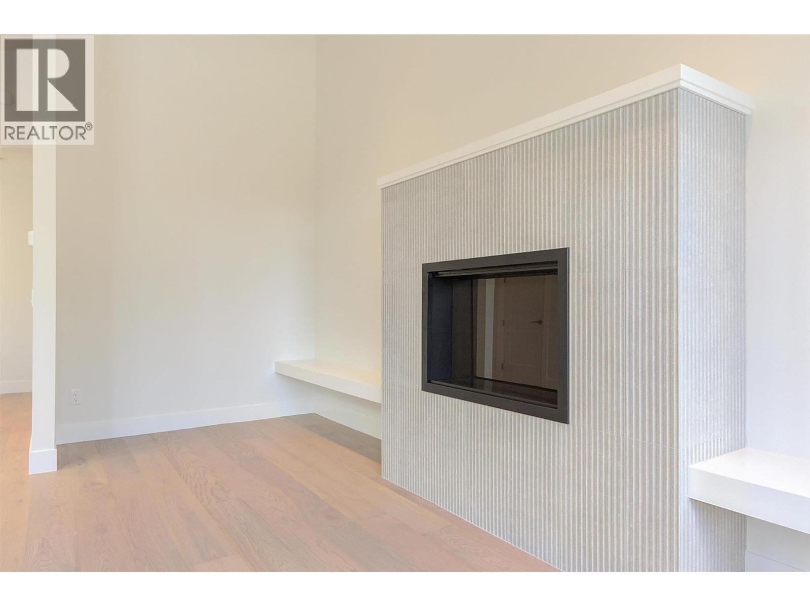 Picture for 761 Barnaby  Road https://www.cirrealty.ca/reb/bc/7/10365107_23.jpg