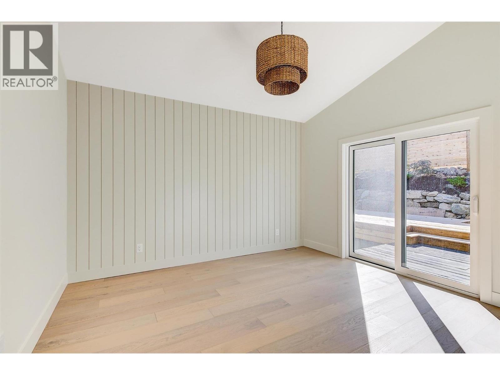 Picture for 761 Barnaby  Road https://www.cirrealty.ca/reb/bc/7/10365107_29.jpg