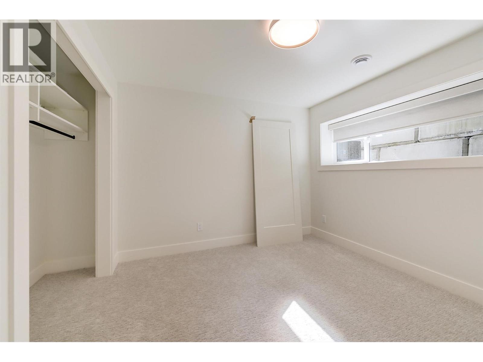 Picture for 761 Barnaby  Road https://www.cirrealty.ca/reb/bc/7/10365107_43.jpg