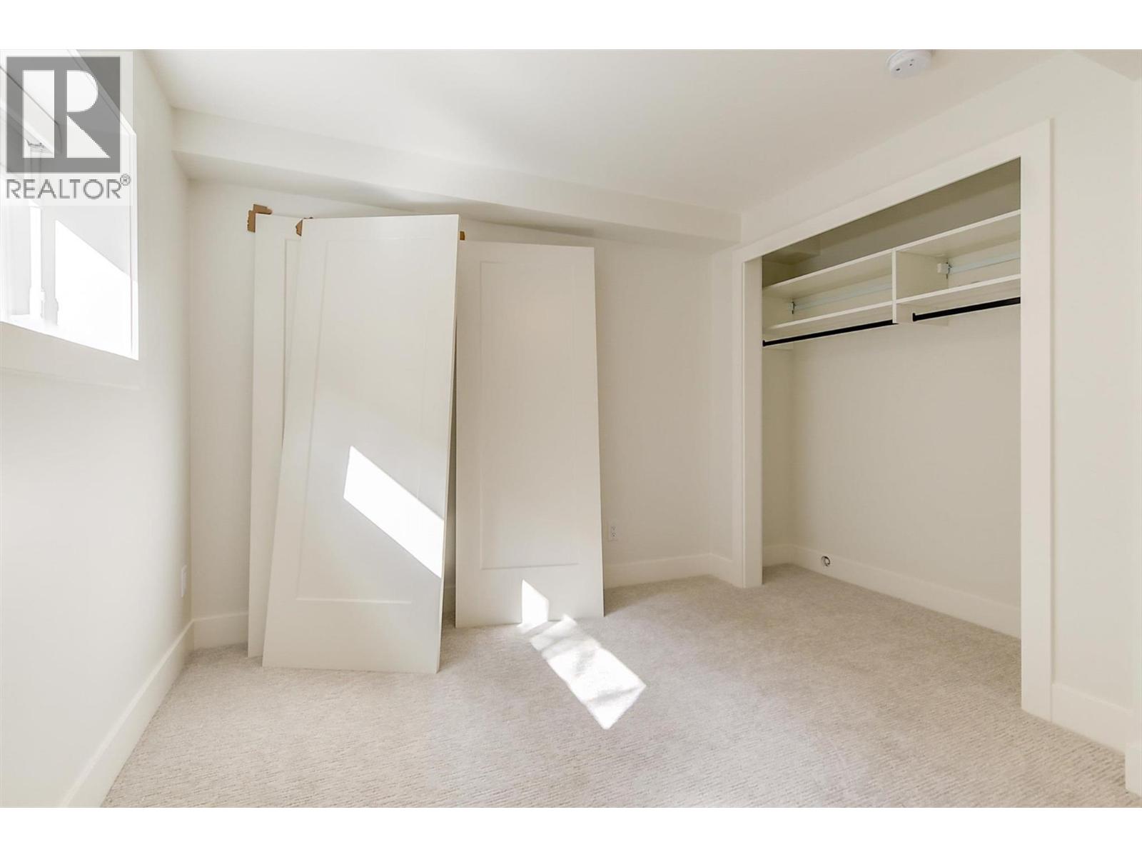 Picture for 761 Barnaby  Road https://www.cirrealty.ca/reb/bc/7/10365107_47.jpg