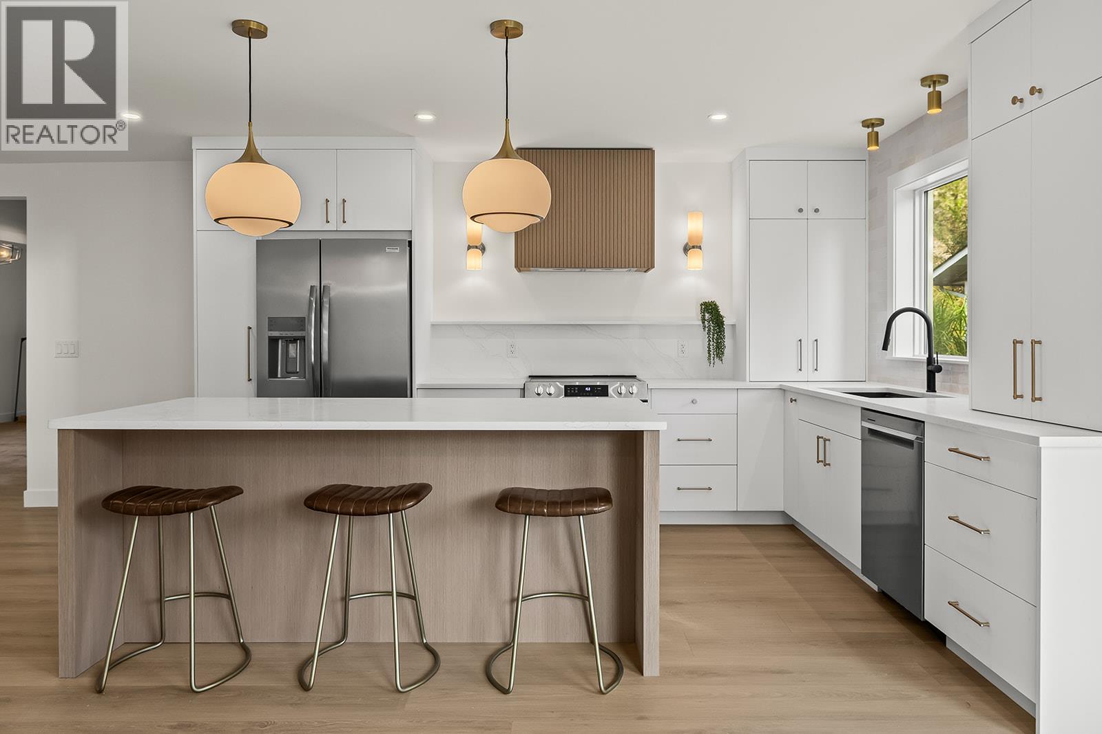 Picture for 882 Hubbard  Road