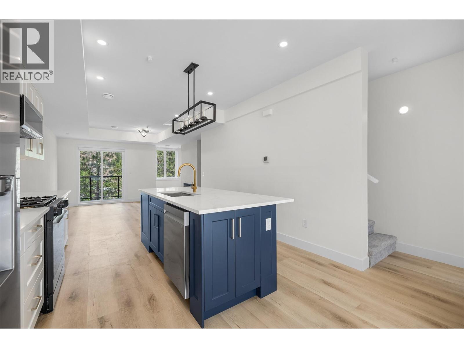 Picture for Unit #20, 1975 Shannon Lake  Road https://www.cirrealty.ca/reb/bc/7/10365257_15.jpg