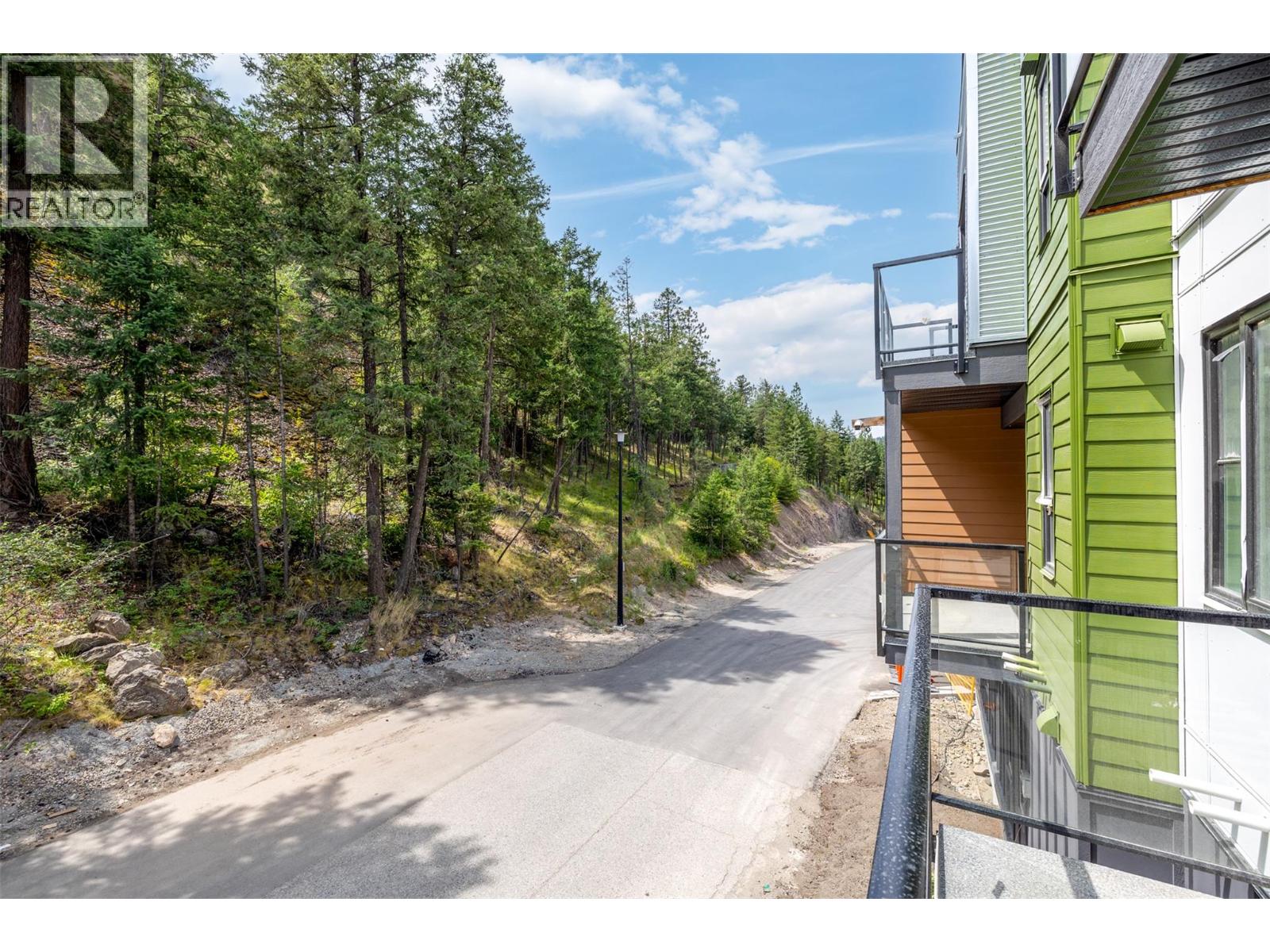 Picture for Unit #20, 1975 Shannon Lake  Road https://www.cirrealty.ca/reb/bc/7/10365257_25.jpg