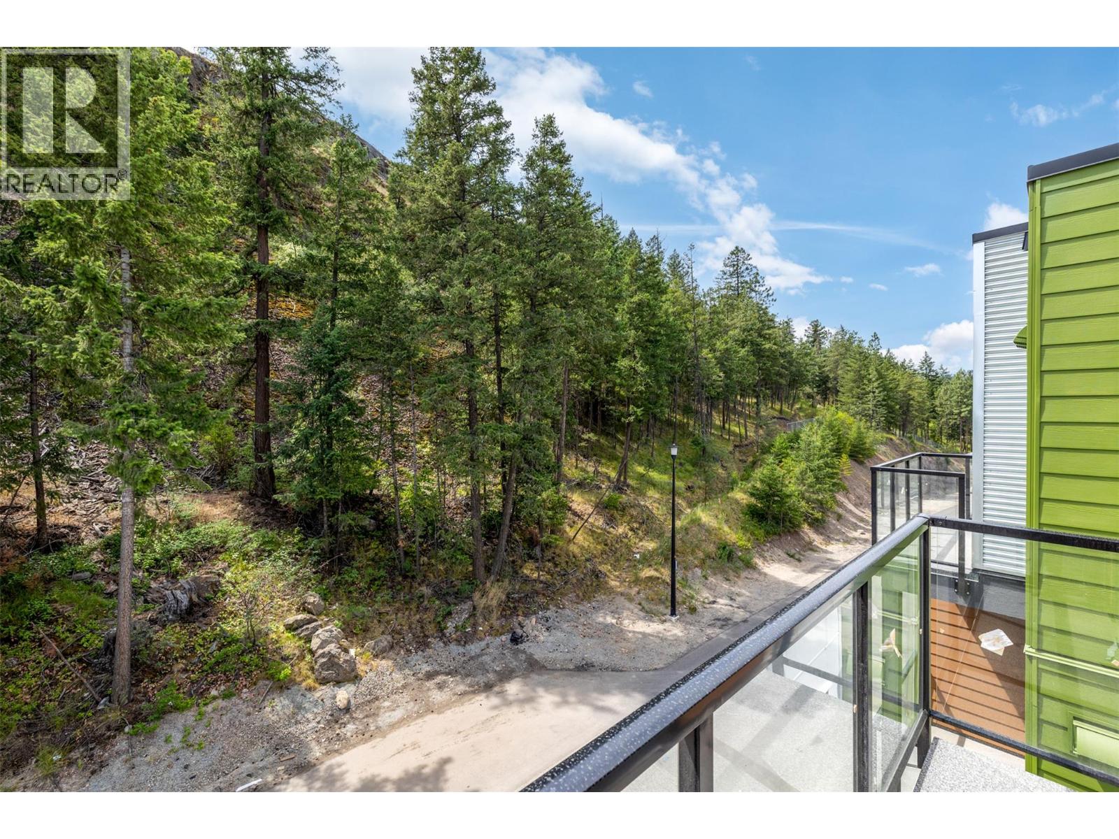 Picture for Unit #20, 1975 Shannon Lake  Road https://www.cirrealty.ca/reb/bc/7/10365257_28.jpg