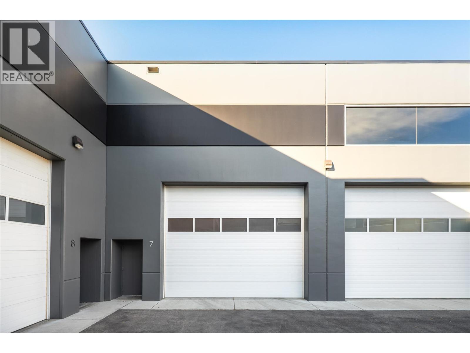 Picture for Unit #7, 2110 Matrix  Crescent https://www.cirrealty.ca/reb/bc/7/10365277_21.jpg