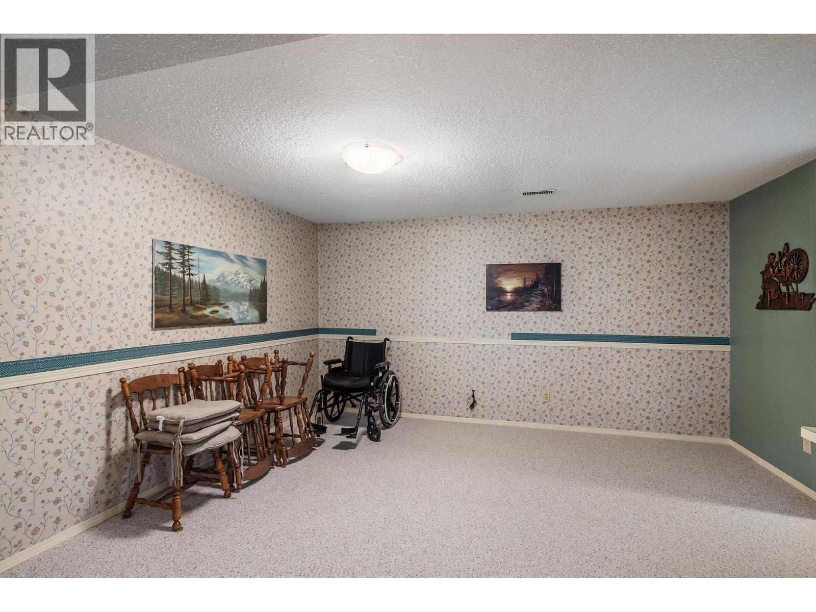 Picture for Unit #9, 2200 Gordon  Drive https://www.cirrealty.ca/reb/bc/7/10365297_21.jpg