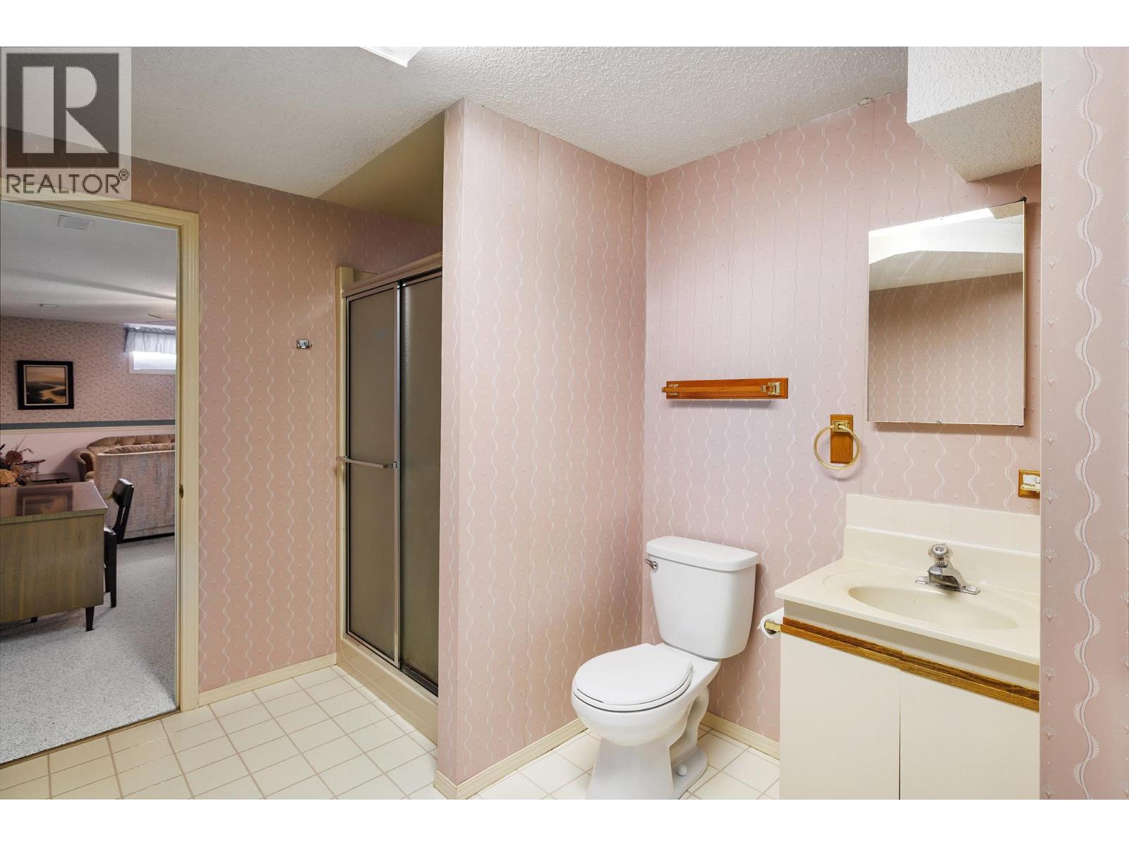 Picture for Unit #9, 2200 Gordon  Drive https://www.cirrealty.ca/reb/bc/7/10365297_23.jpg