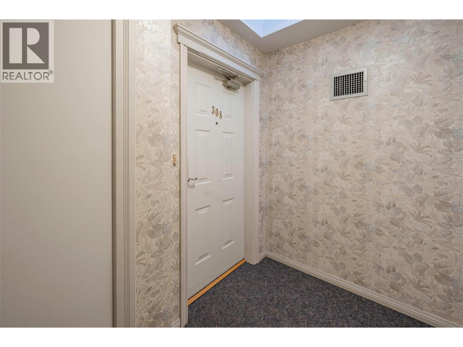 Picture for Unit #308, 945 Lawrence  Avenue