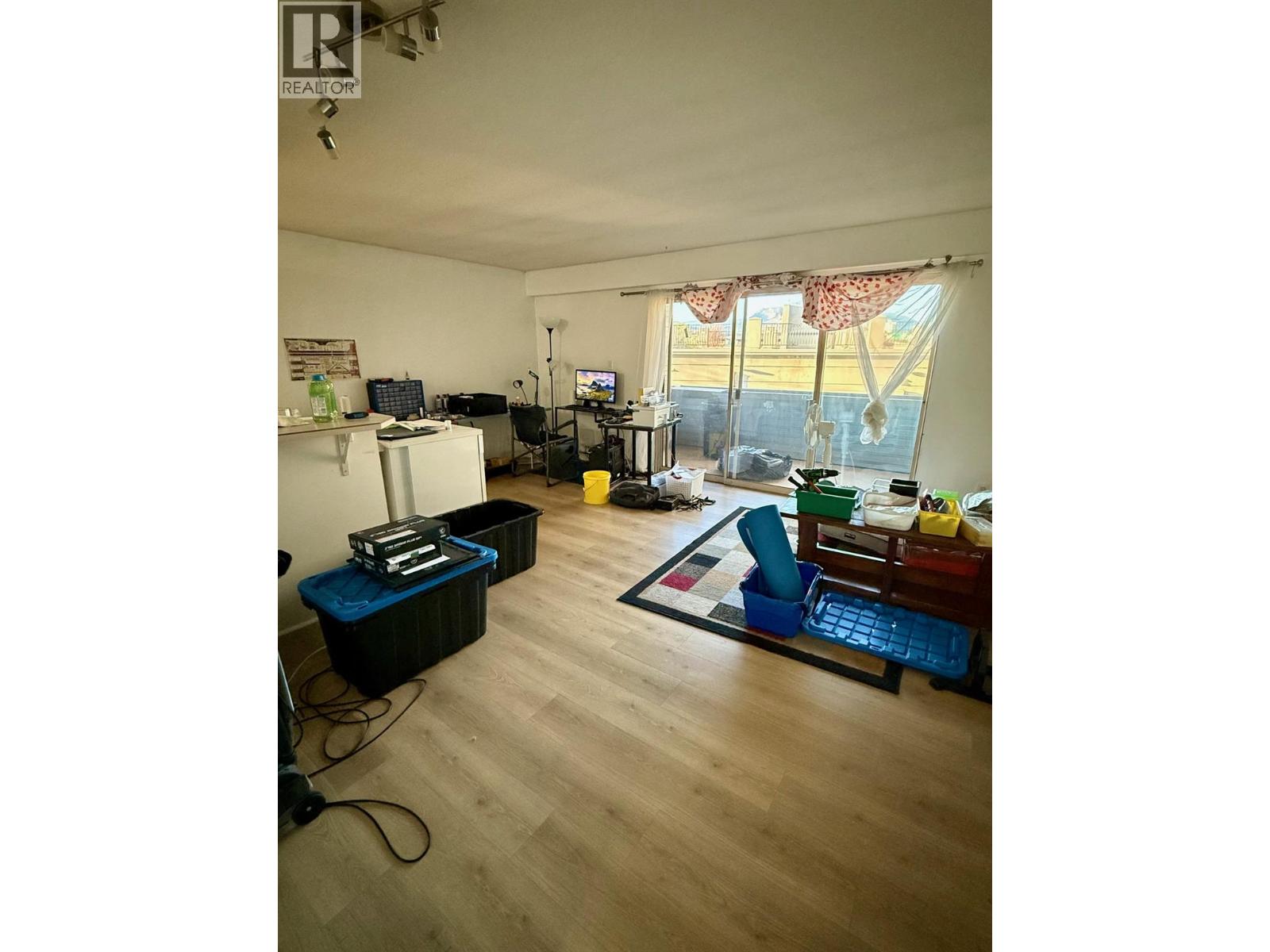 Picture for Unit #303, 1761 Pandosy  Street https://www.cirrealty.ca/reb/bc/7/10365597_10.jpg