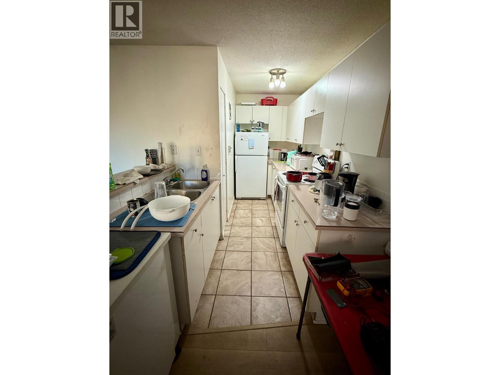 Picture for Unit #303, 1761 Pandosy  Street https://www.cirrealty.ca/reb/bc/7/10365597_11.jpg