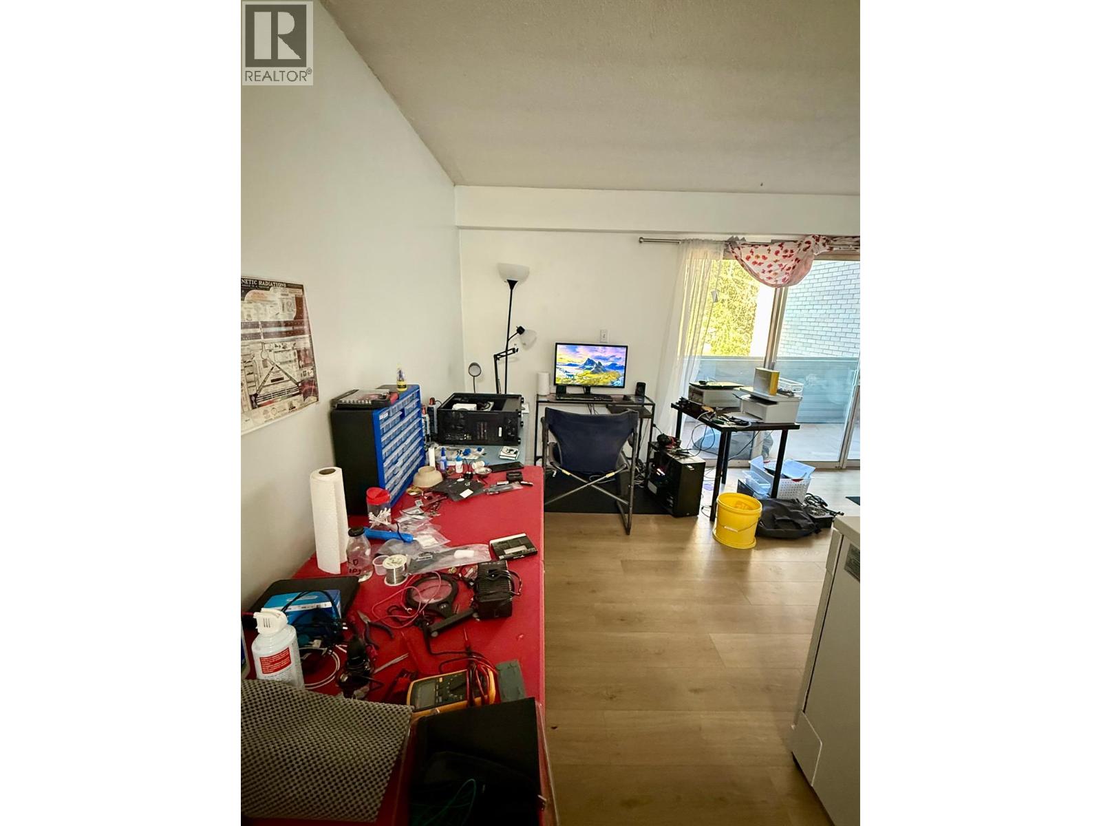 Picture for Unit #303, 1761 Pandosy  Street https://www.cirrealty.ca/reb/bc/7/10365597_12.jpg