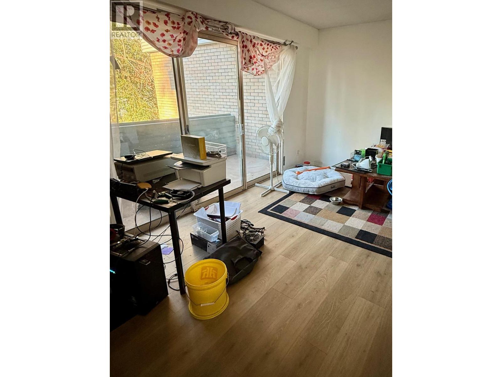 Picture for Unit #303, 1761 Pandosy  Street https://www.cirrealty.ca/reb/bc/7/10365597_14.jpg