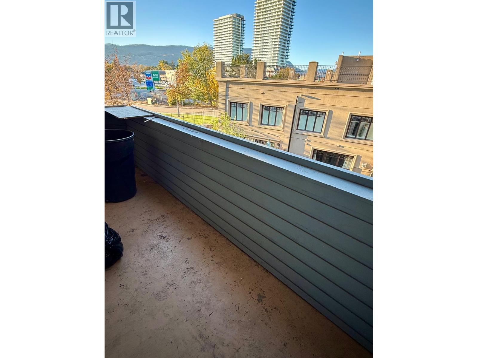 Picture for Unit #303, 1761 Pandosy  Street https://www.cirrealty.ca/reb/bc/7/10365597_16.jpg