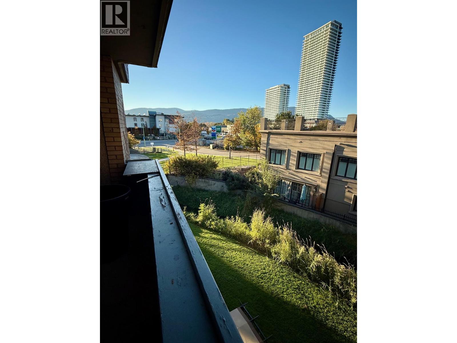 Picture for Unit #303, 1761 Pandosy  Street https://www.cirrealty.ca/reb/bc/7/10365597_17.jpg