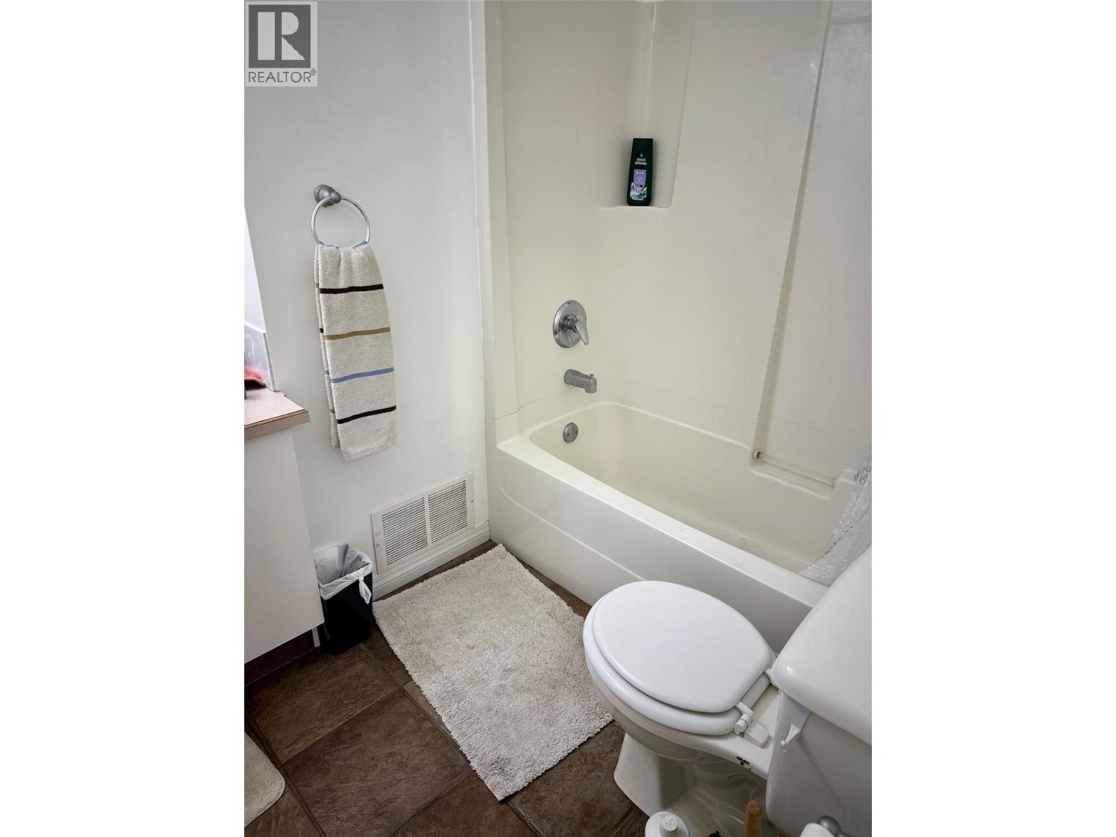 Picture for Unit #303, 1761 Pandosy  Street https://www.cirrealty.ca/reb/bc/7/10365597_7.jpg