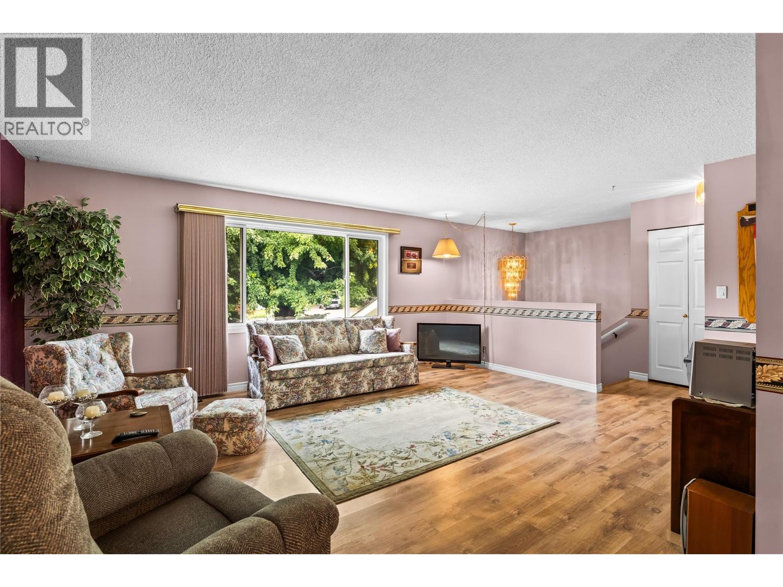 Picture for 2783 Capri  Road https://www.cirrealty.ca/reb/bc/7/10365657_12.jpg