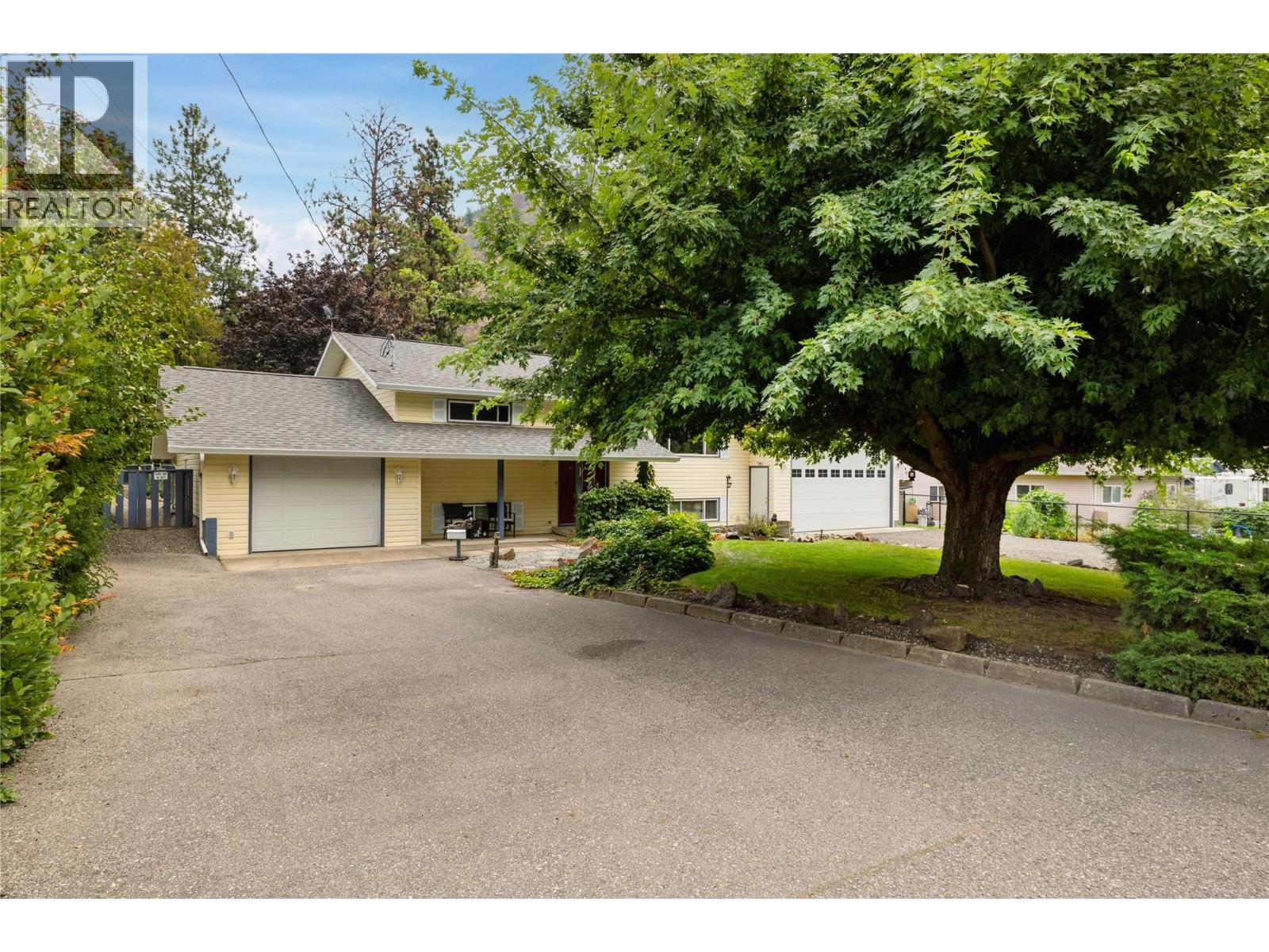 Picture for 2783 Capri  Road https://www.cirrealty.ca/reb/bc/7/10365657_2.jpg