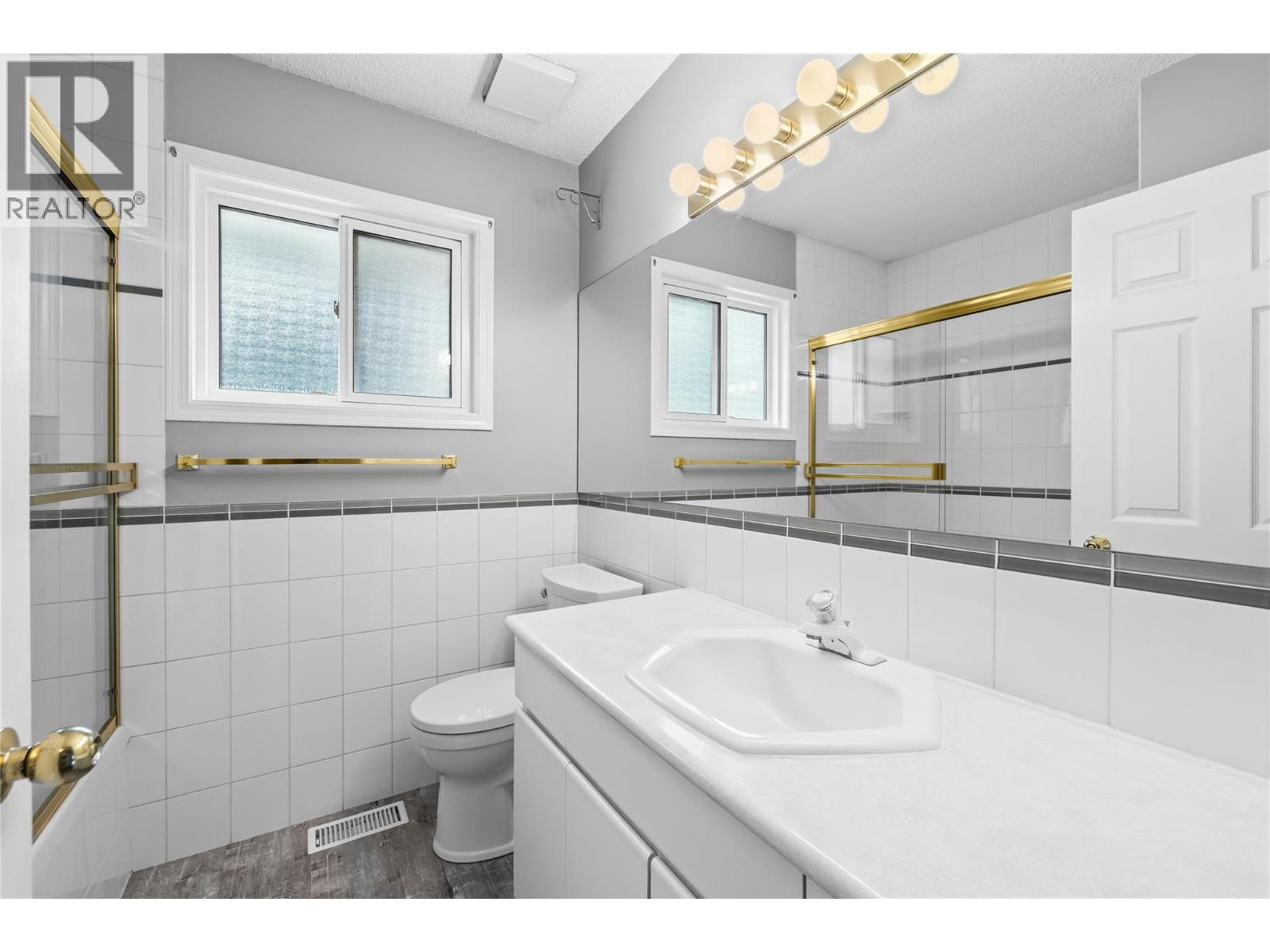 Picture for 2783 Capri  Road https://www.cirrealty.ca/reb/bc/7/10365657_21.jpg