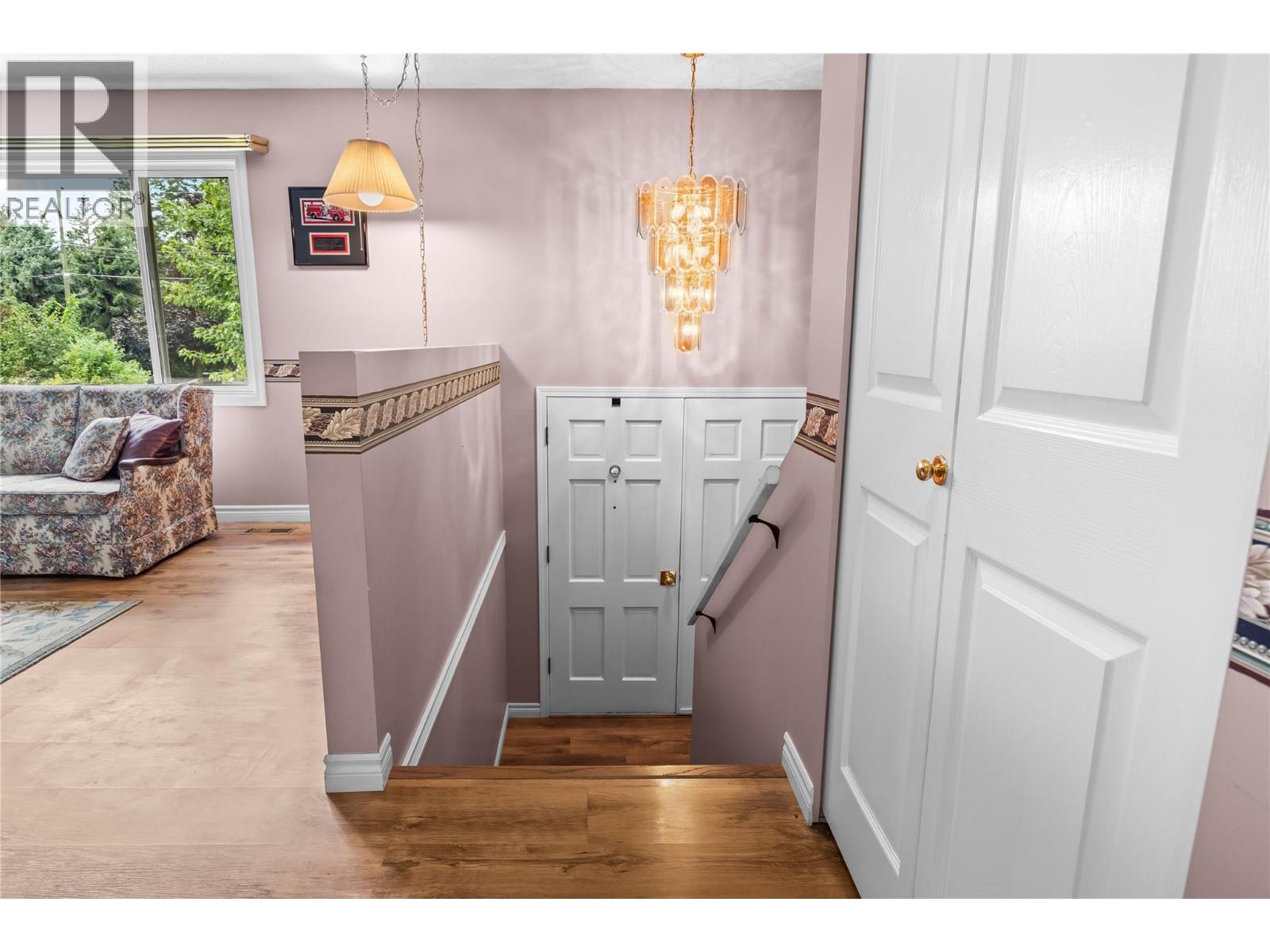 Picture for 2783 Capri  Road https://www.cirrealty.ca/reb/bc/7/10365657_24.jpg