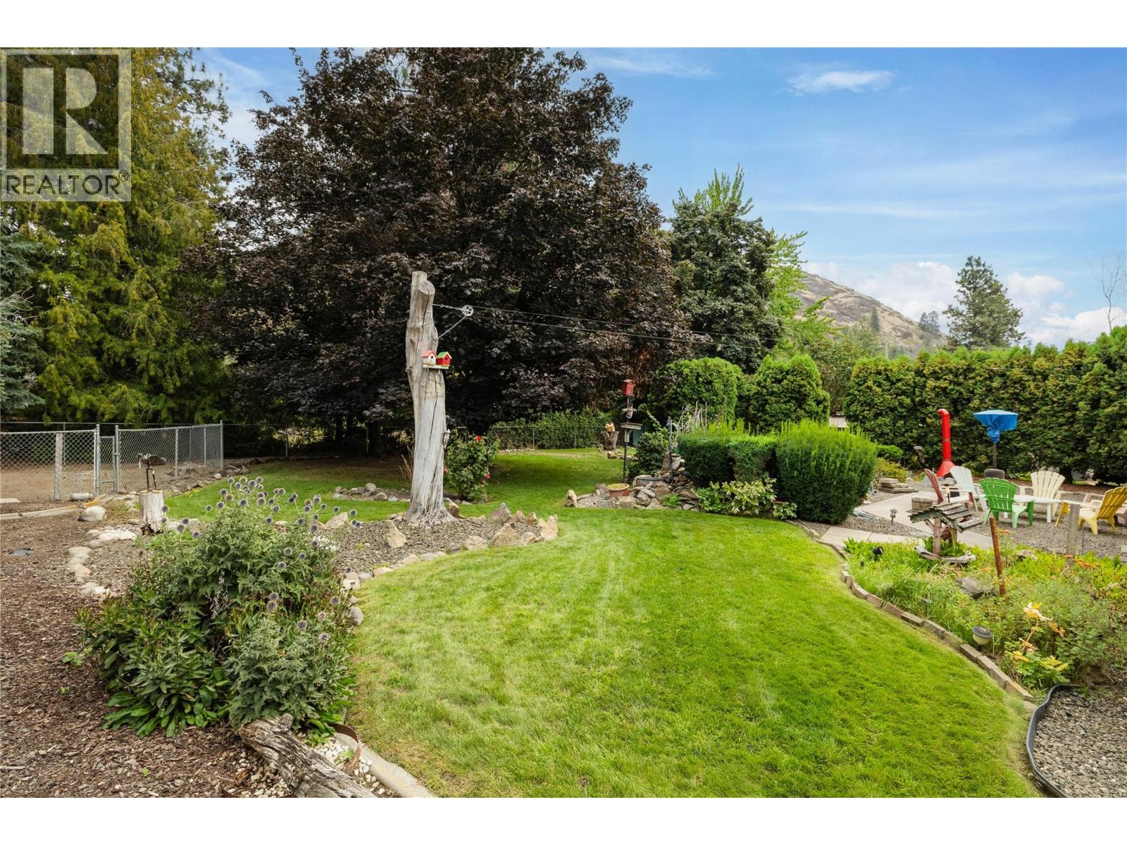 Picture for 2783 Capri  Road https://www.cirrealty.ca/reb/bc/7/10365657_4.jpg