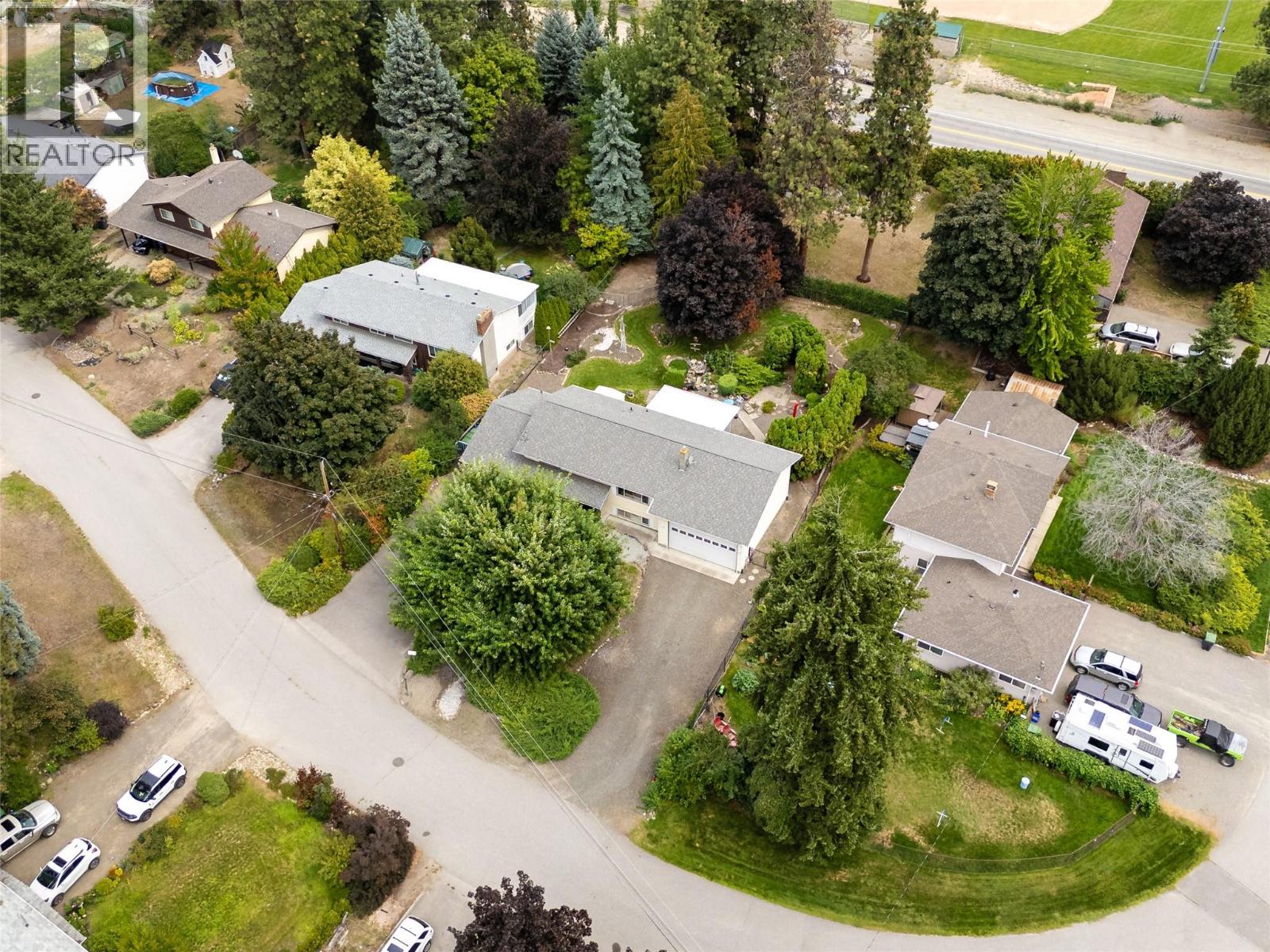 Picture for 2783 Capri  Road https://www.cirrealty.ca/reb/bc/7/10365657_47.jpg