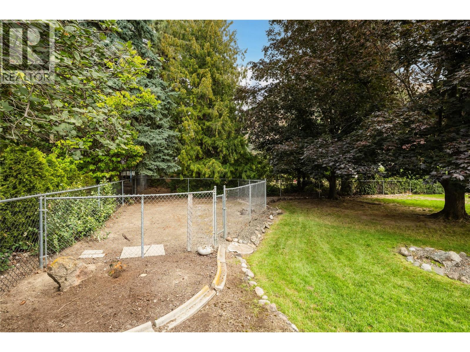 Picture for 2783 Capri  Road https://www.cirrealty.ca/reb/bc/7/10365657_5.jpg