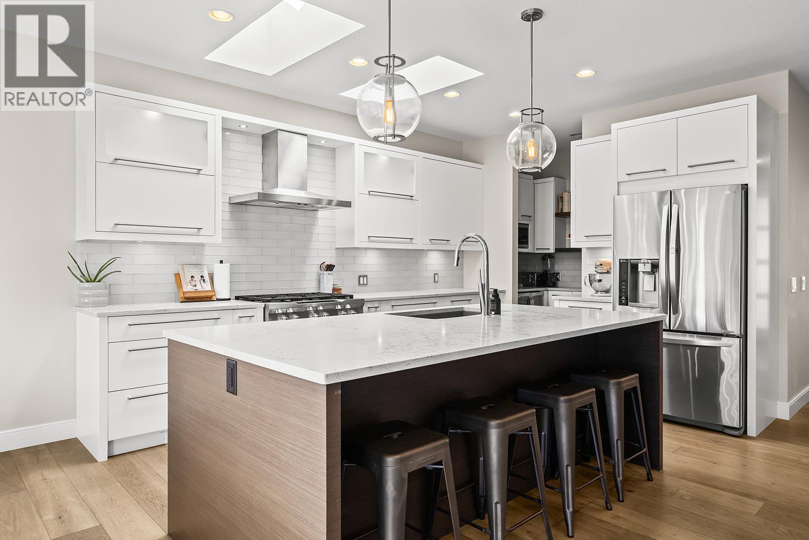 Picture for 123 Split Pine  Court https://www.cirrealty.ca/reb/bc/7/10365747_13.jpg