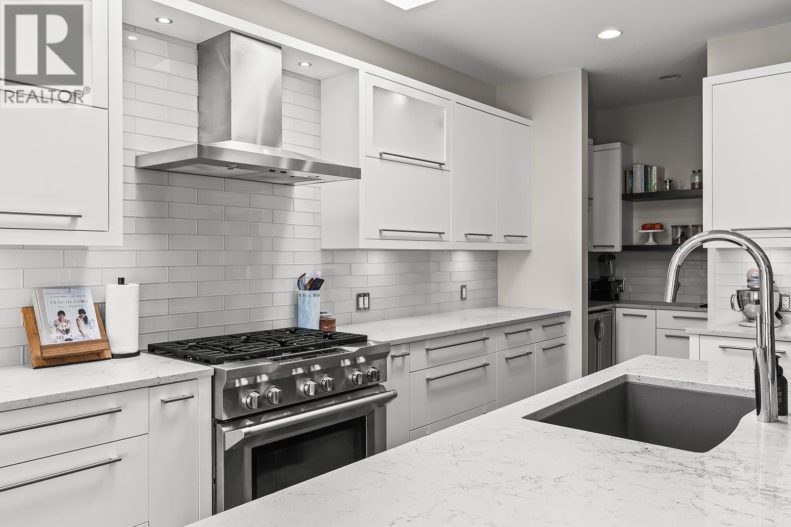 Picture for 123 Split Pine  Court https://www.cirrealty.ca/reb/bc/7/10365747_14.jpg