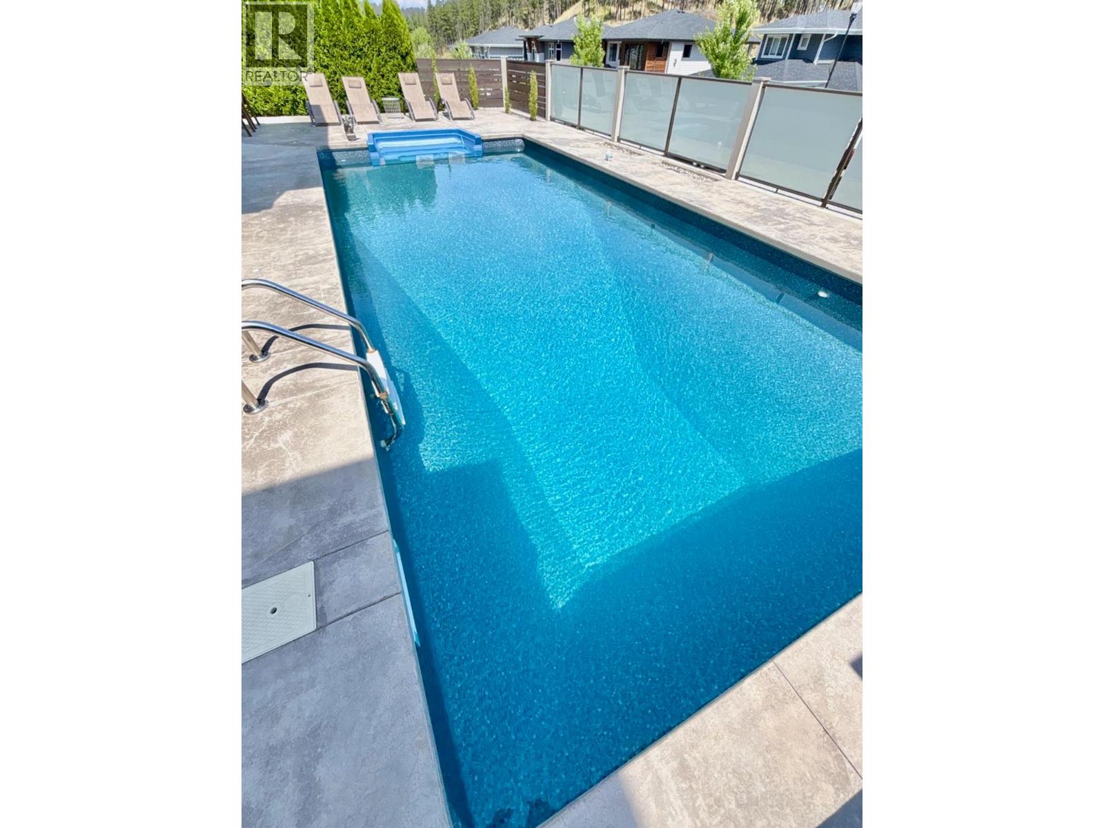 Picture for 123 Split Pine  Court https://www.cirrealty.ca/reb/bc/7/10365747_41.jpg