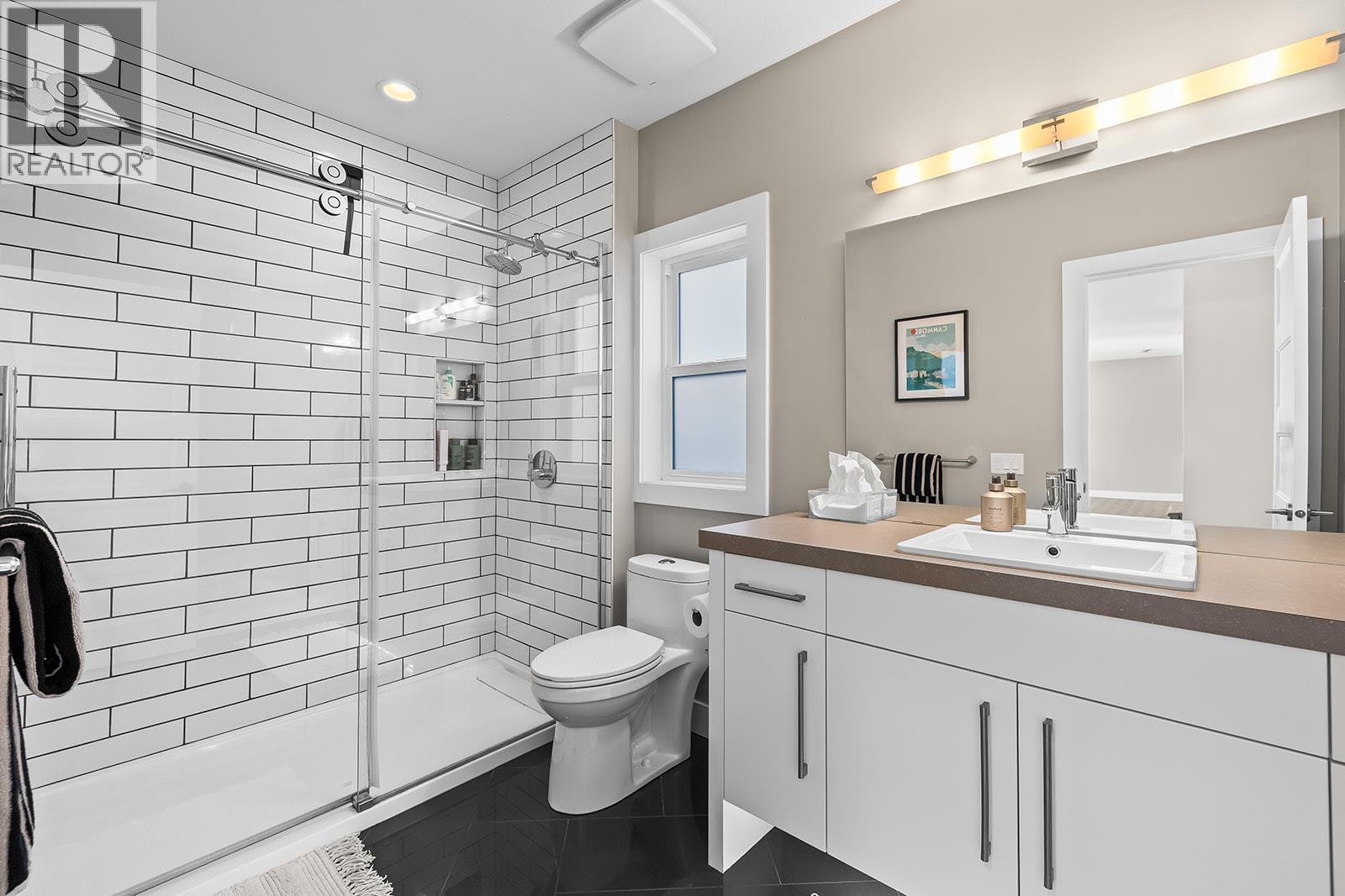 Picture for 123 Split Pine  Court https://www.cirrealty.ca/reb/bc/7/10365747_58.jpg