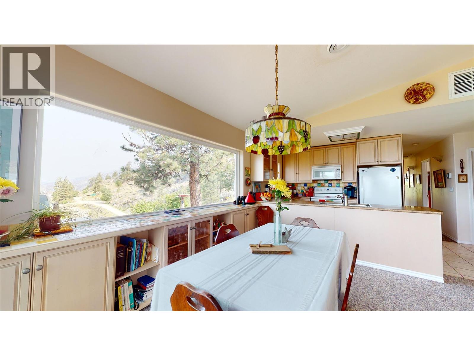 Picture for 1200 HWY 3  https://www.cirrealty.ca/reb/bc/7/10365937_13.jpg