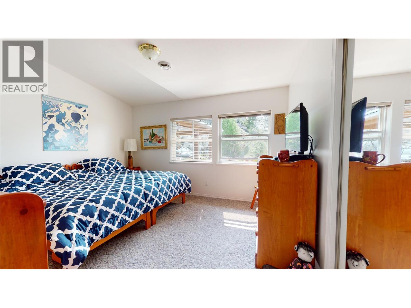 Picture for 1200 HWY 3  https://www.cirrealty.ca/reb/bc/7/10365937_18.jpg