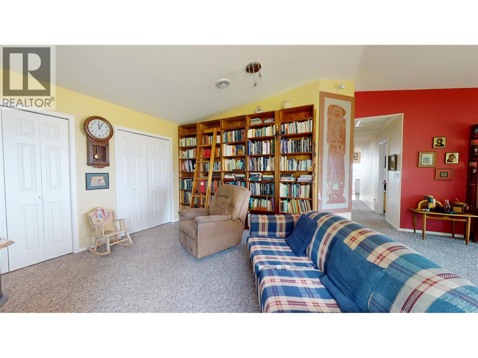 Picture for 1200 HWY 3  https://www.cirrealty.ca/reb/bc/7/10365937_23.jpg