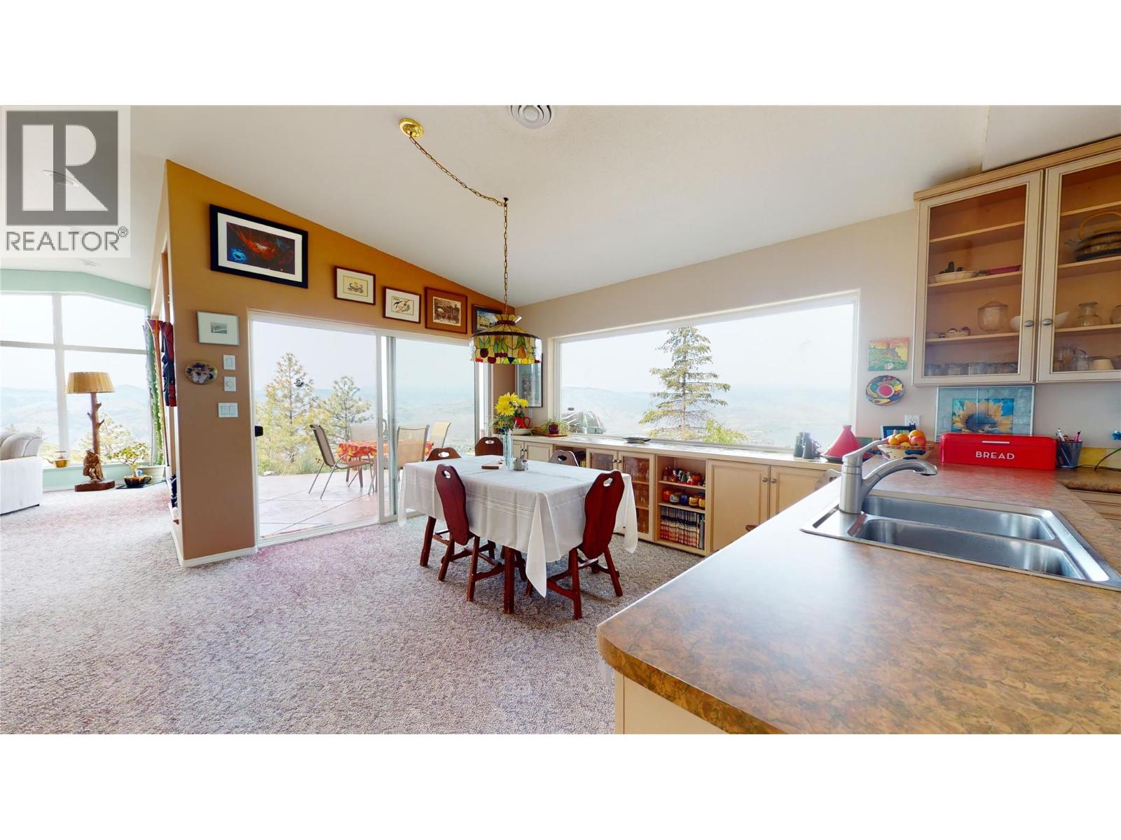 Picture for 1200 HWY 3  https://www.cirrealty.ca/reb/bc/7/10365937_9.jpg