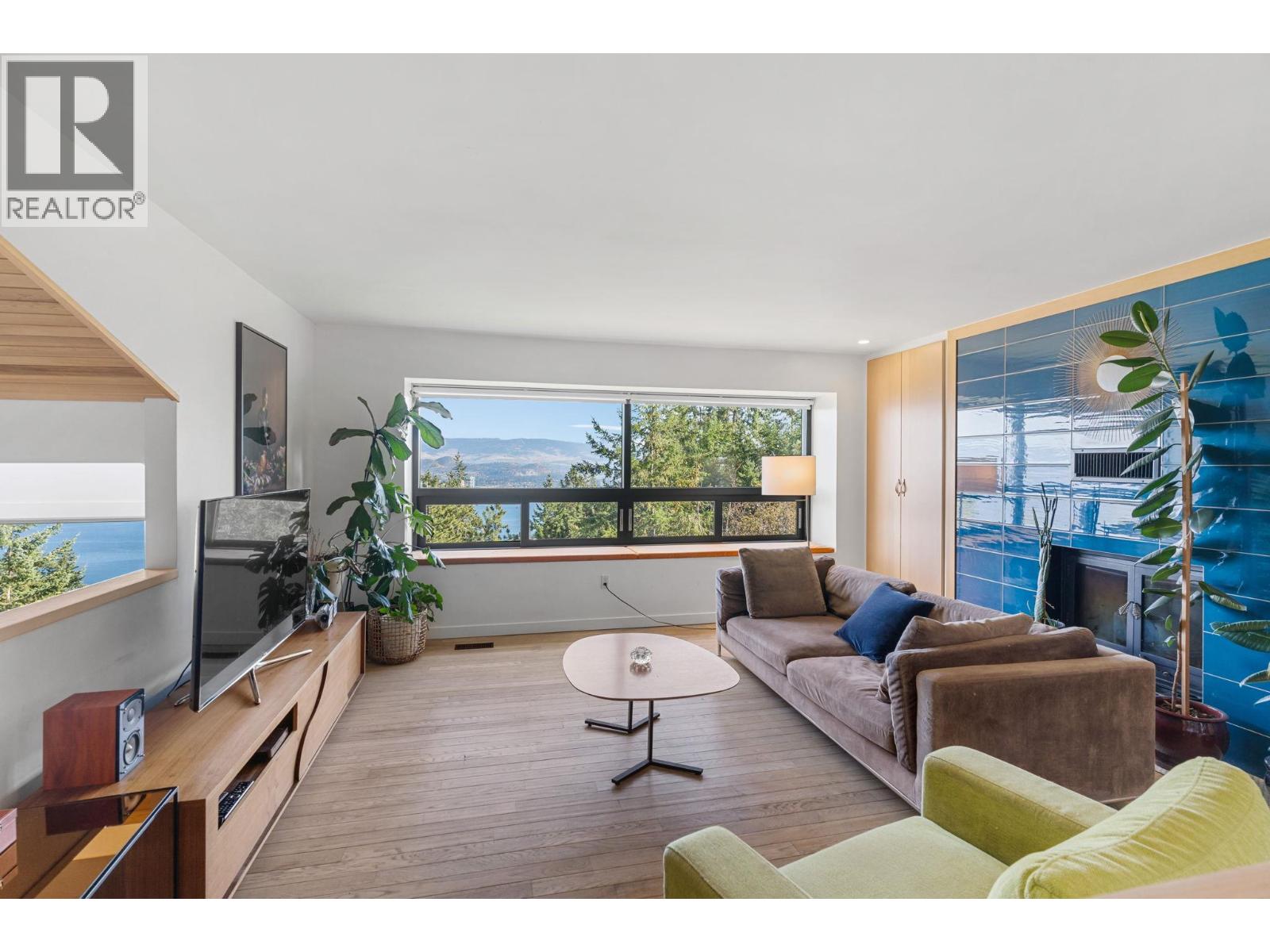 Picture for 1632 Griffiths  Place https://www.cirrealty.ca/reb/bc/7/10366037_12.jpg