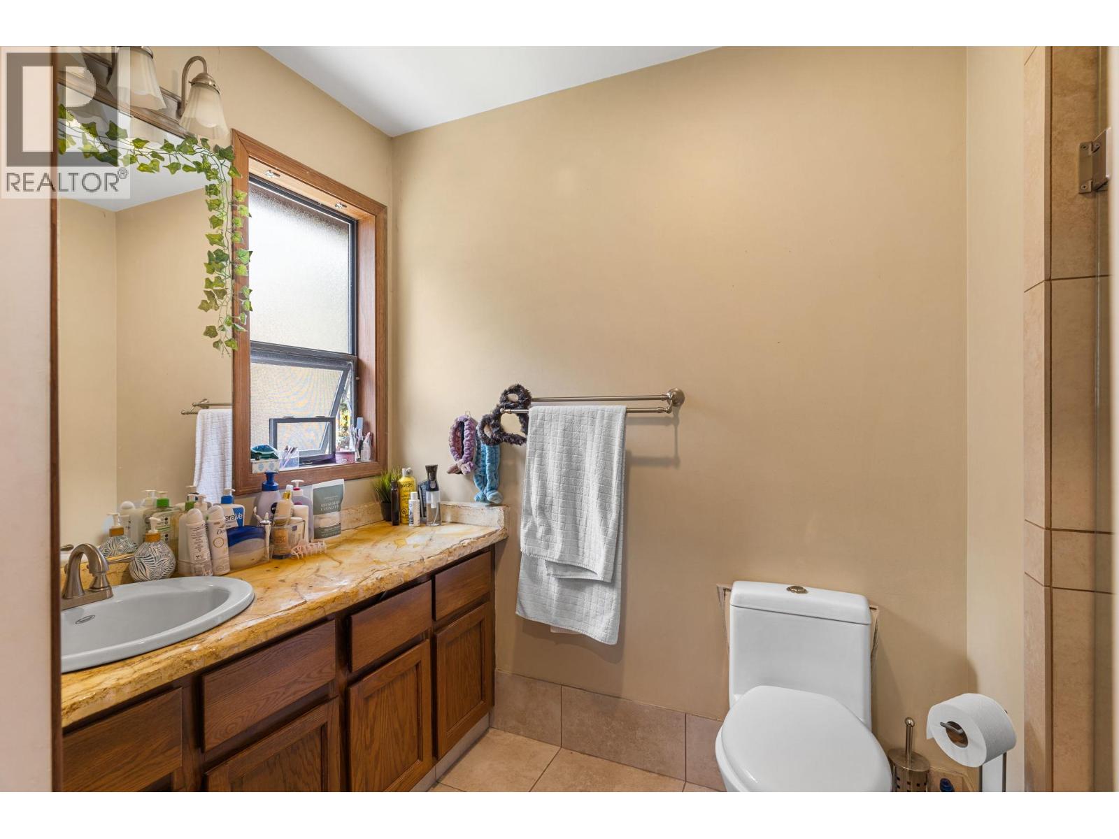 Picture for 1632 Griffiths  Place https://www.cirrealty.ca/reb/bc/7/10366037_21.jpg