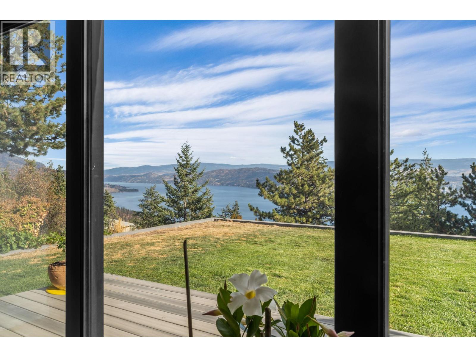 Picture for 1632 Griffiths  Place https://www.cirrealty.ca/reb/bc/7/10366037_4.jpg