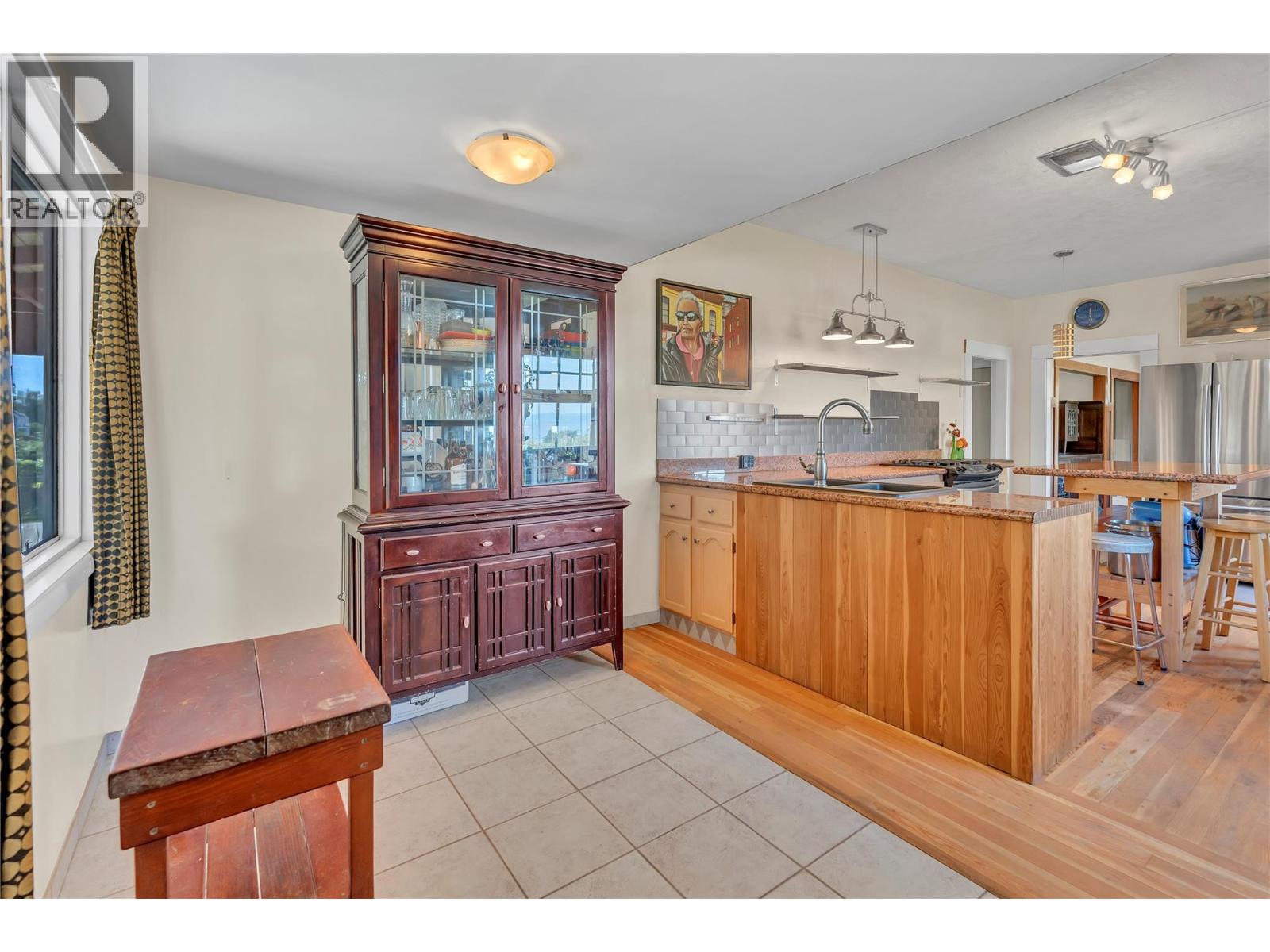 Picture for 235 Middle Bench  RoadN