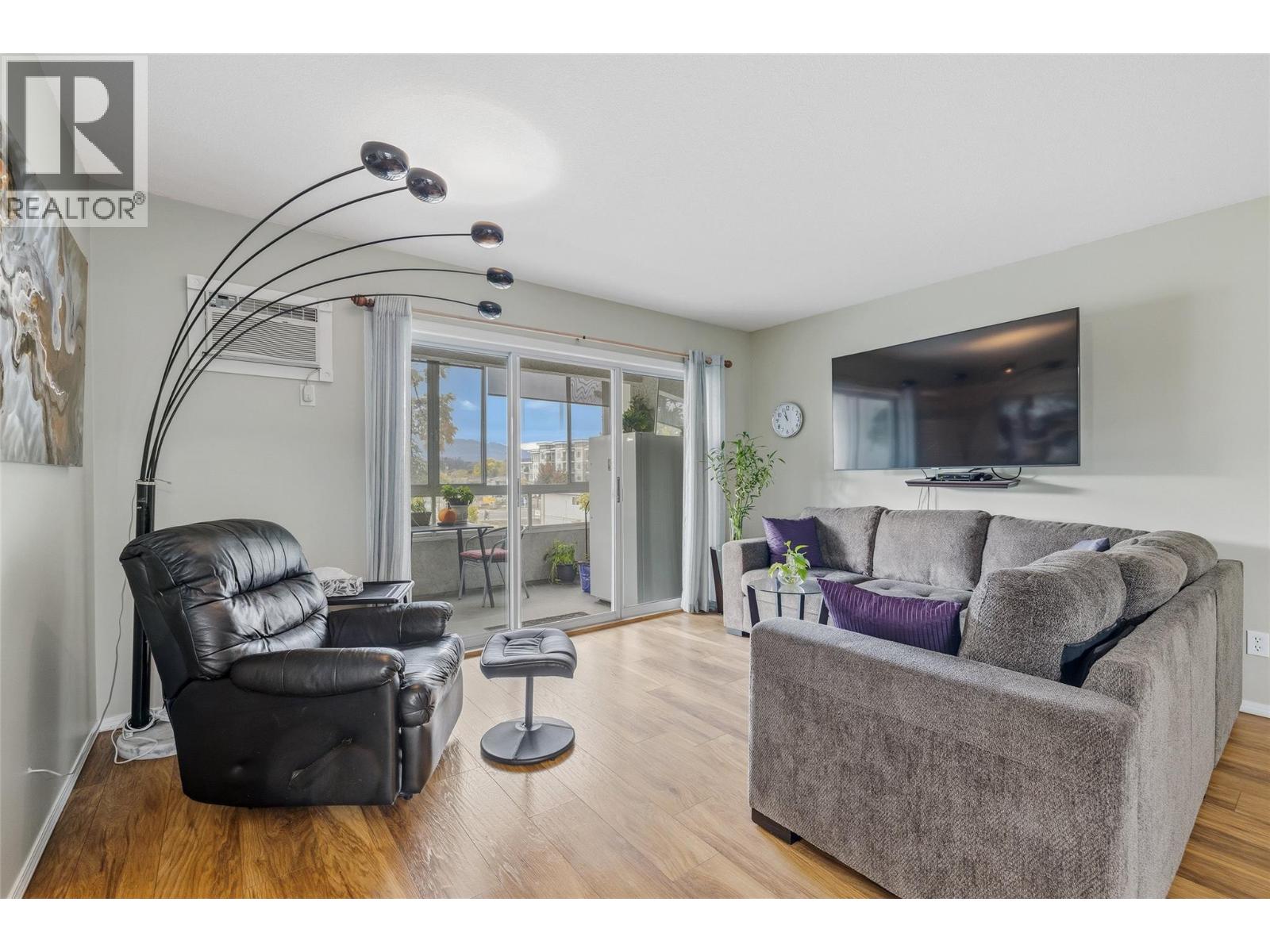 Picture for Unit #207, 180 Hollywood  RoadN https://www.cirrealty.ca/reb/bc/7/10366227_18.jpg