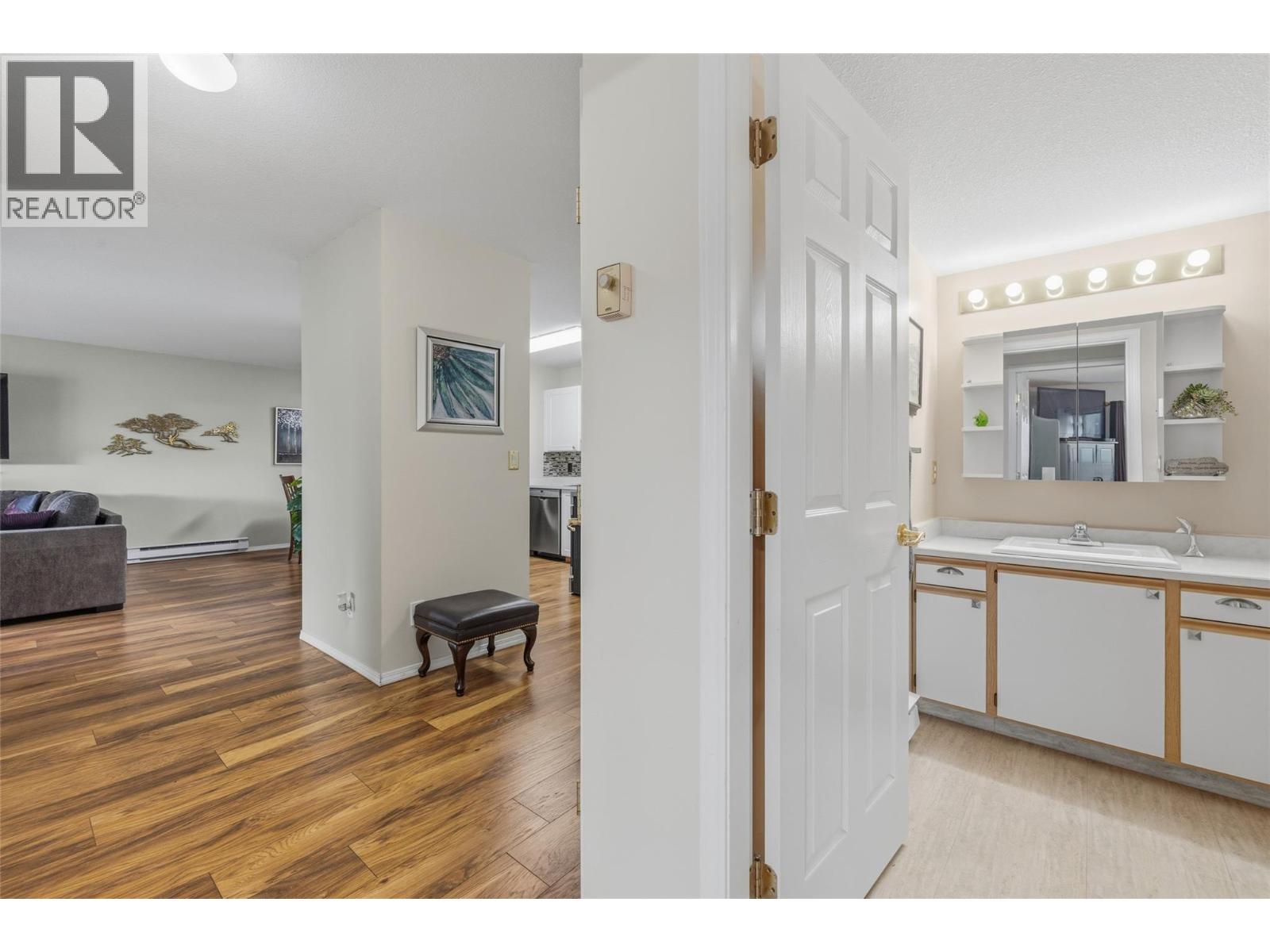 Picture for Unit #207, 180 Hollywood  RoadN https://www.cirrealty.ca/reb/bc/7/10366227_22.jpg