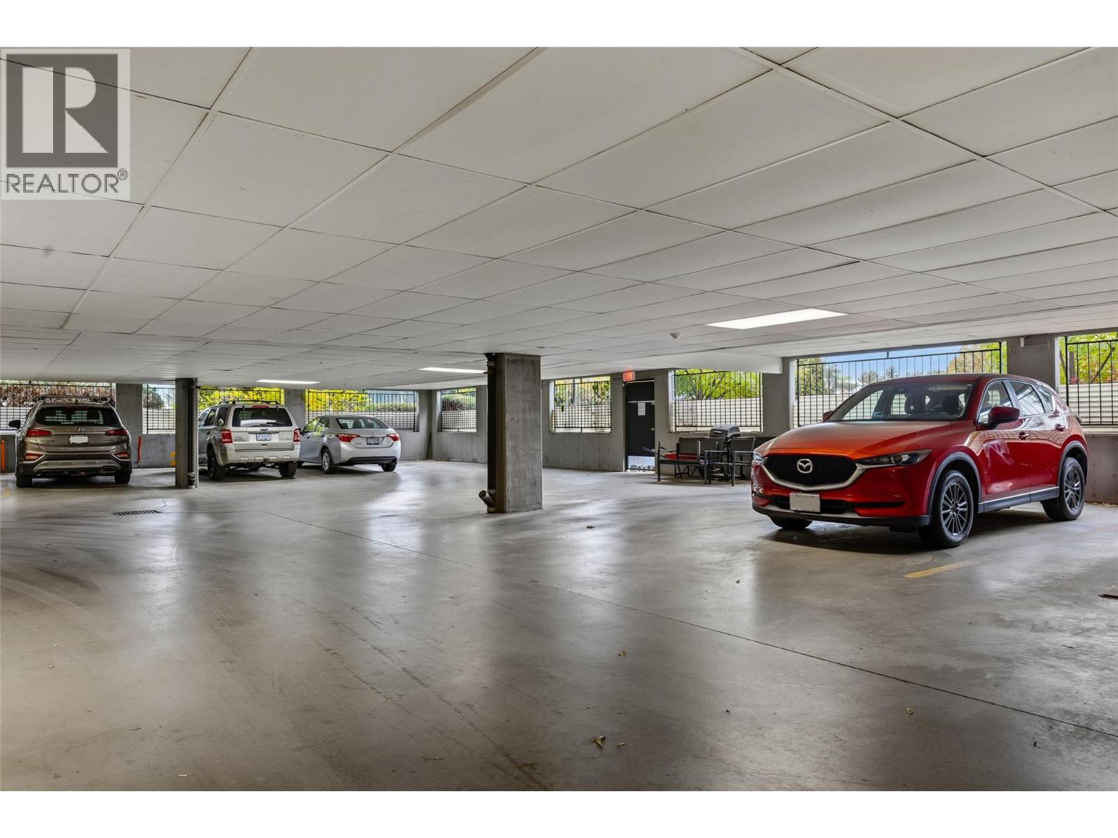 Picture for Unit #207, 180 Hollywood  RoadN https://www.cirrealty.ca/reb/bc/7/10366227_31.jpg