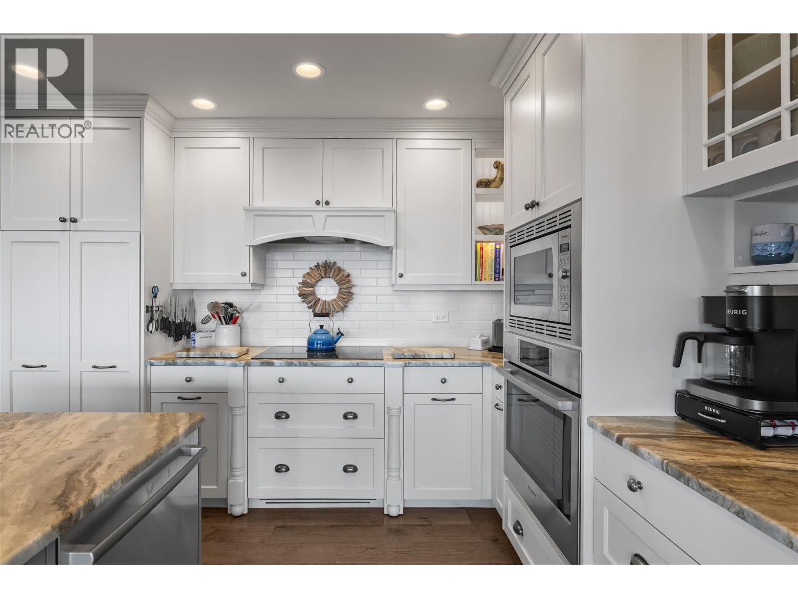 Picture for 1546 Golden View  Drive https://www.cirrealty.ca/reb/bc/7/10366317_13.jpg