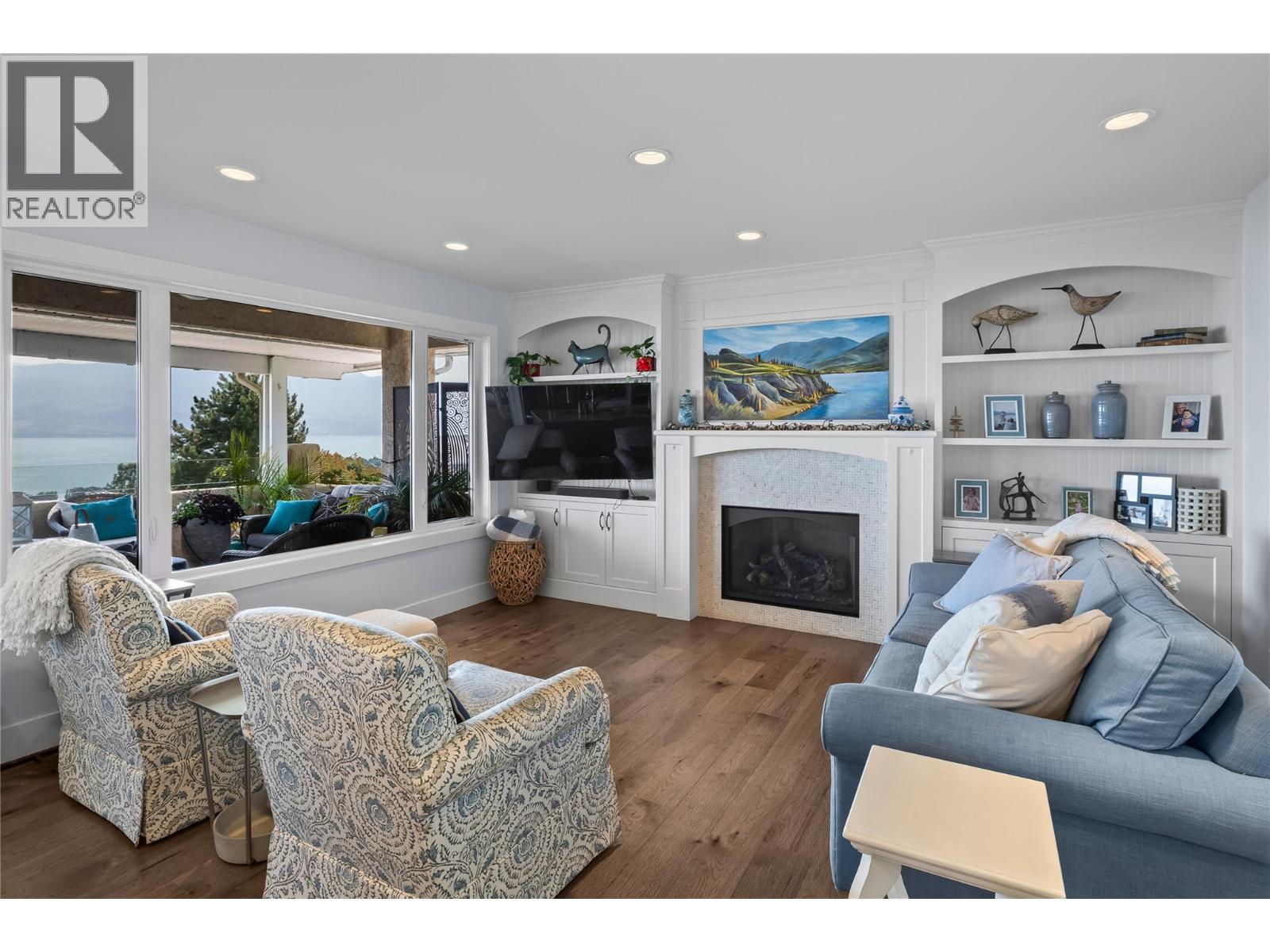 Picture for 1546 Golden View  Drive https://www.cirrealty.ca/reb/bc/7/10366317_15.jpg