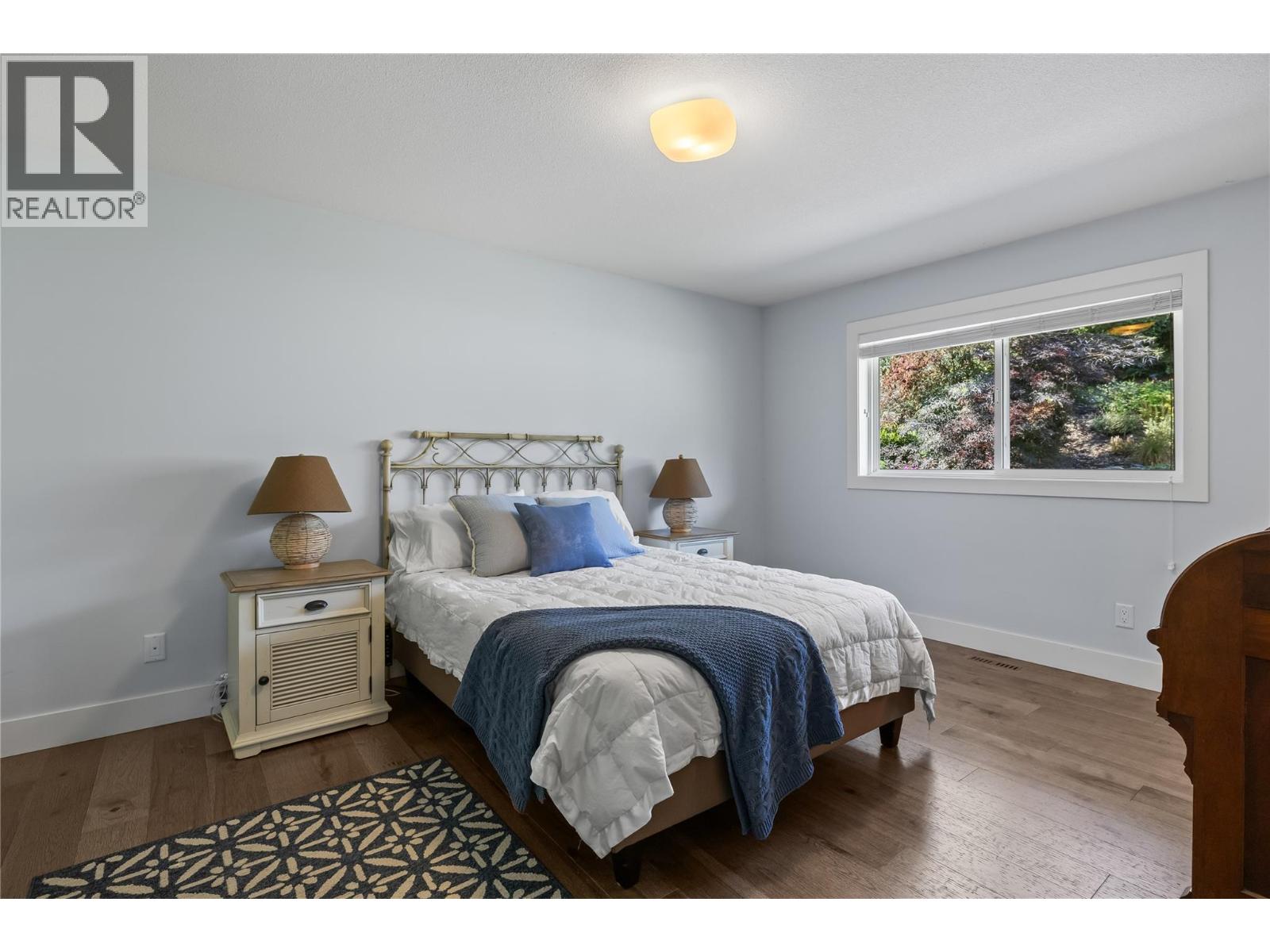 Picture for 1546 Golden View  Drive https://www.cirrealty.ca/reb/bc/7/10366317_22.jpg
