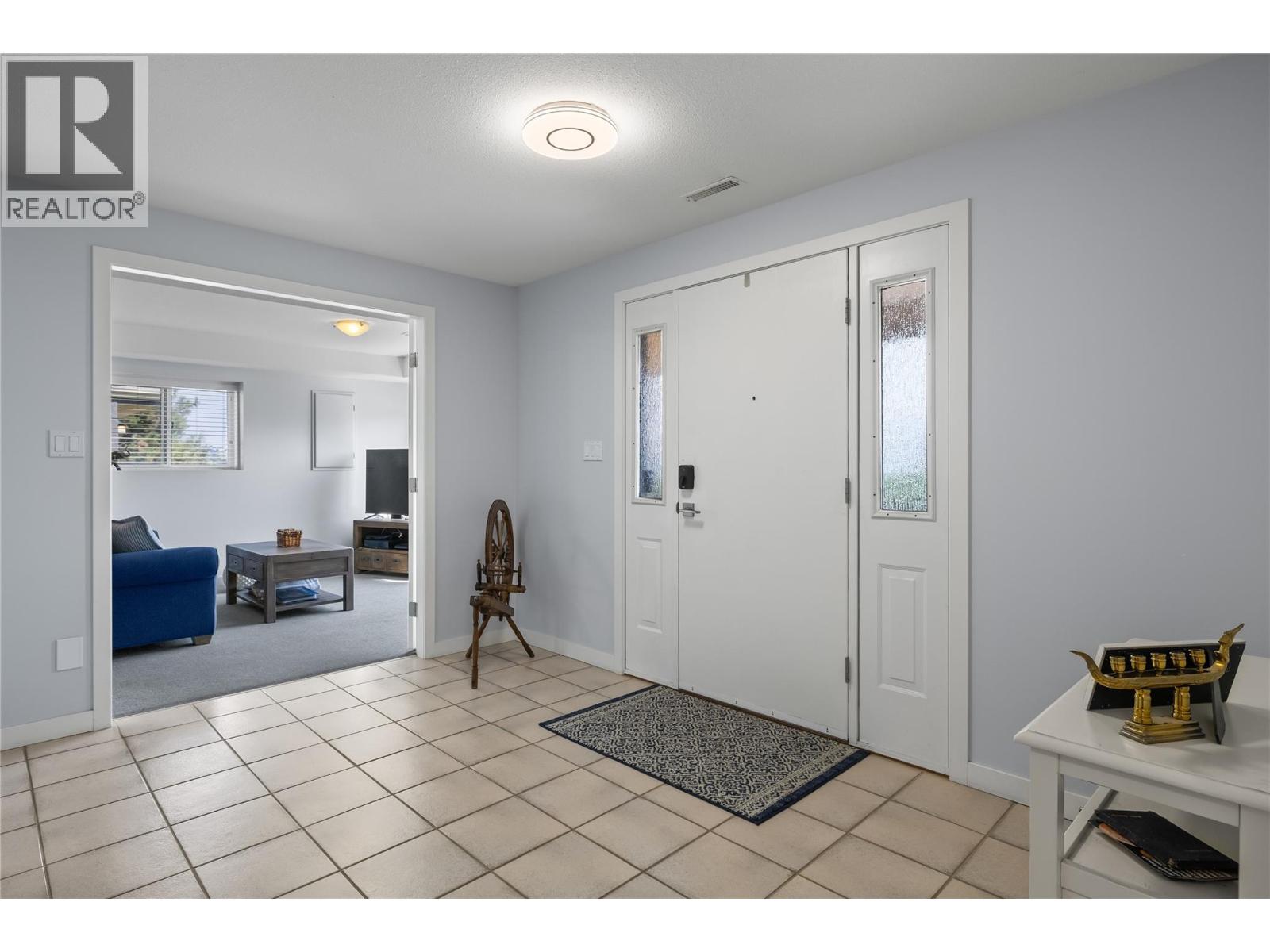 Picture for 1546 Golden View  Drive https://www.cirrealty.ca/reb/bc/7/10366317_28.jpg
