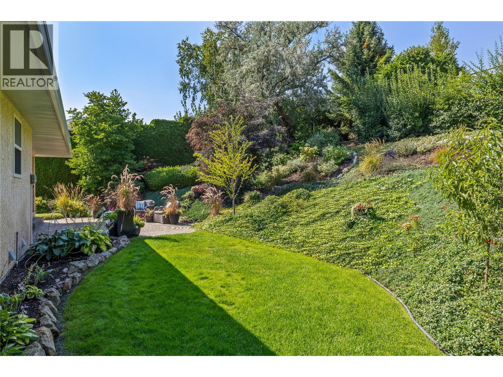 Picture for 1546 Golden View  Drive https://www.cirrealty.ca/reb/bc/7/10366317_38.jpg