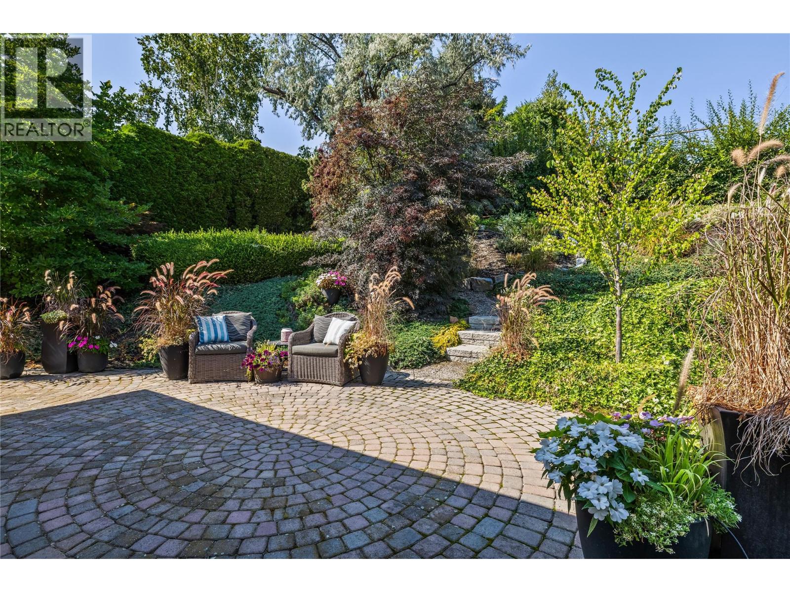 Picture for 1546 Golden View  Drive https://www.cirrealty.ca/reb/bc/7/10366317_41.jpg