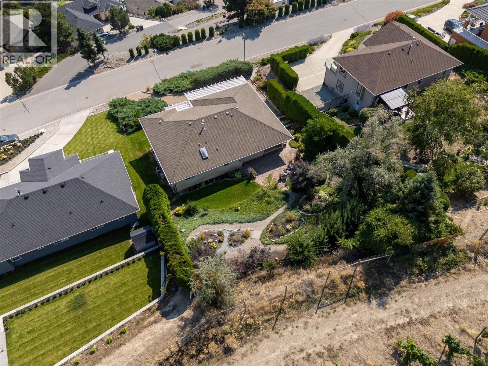 Picture for 1546 Golden View  Drive https://www.cirrealty.ca/reb/bc/7/10366317_45.jpg