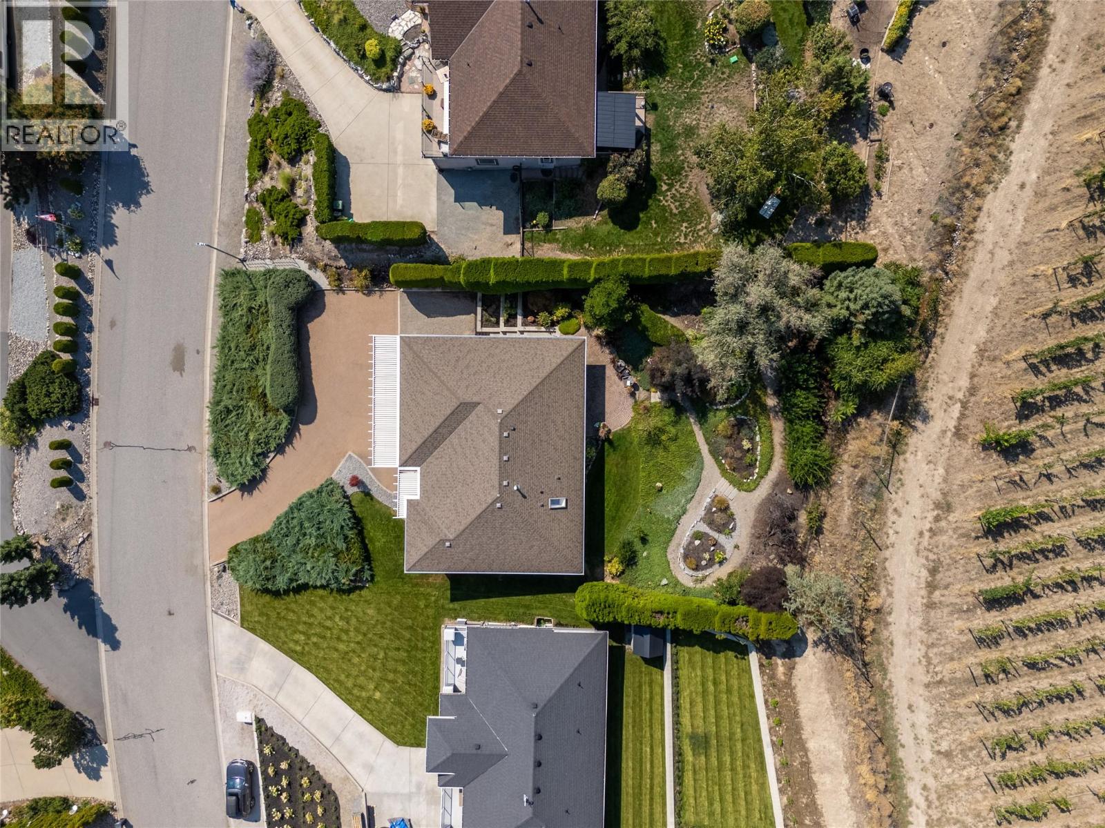 Picture for 1546 Golden View  Drive https://www.cirrealty.ca/reb/bc/7/10366317_46.jpg